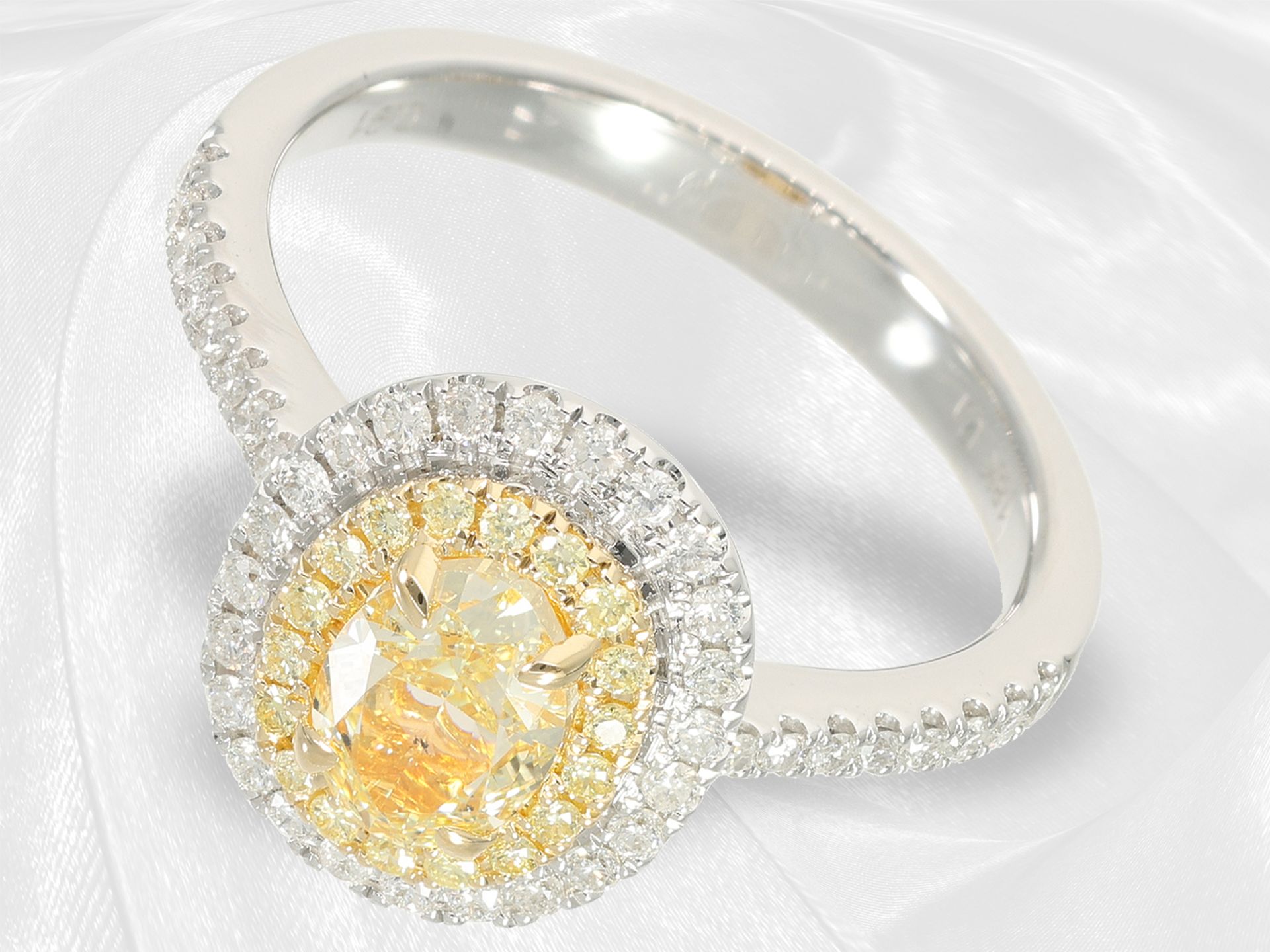 Ring: hochwertiger, moderner Brilliantring mit Fancy Yellow Brillant von ca. 0,91ct - Bild 4 aus 4