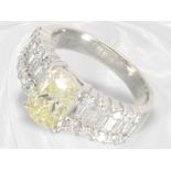 Ring: exklusiver Platinring mit Fancy Diamant von ca. 2,018ct, neuwertig, ursprünglicher NP ca. 25.0