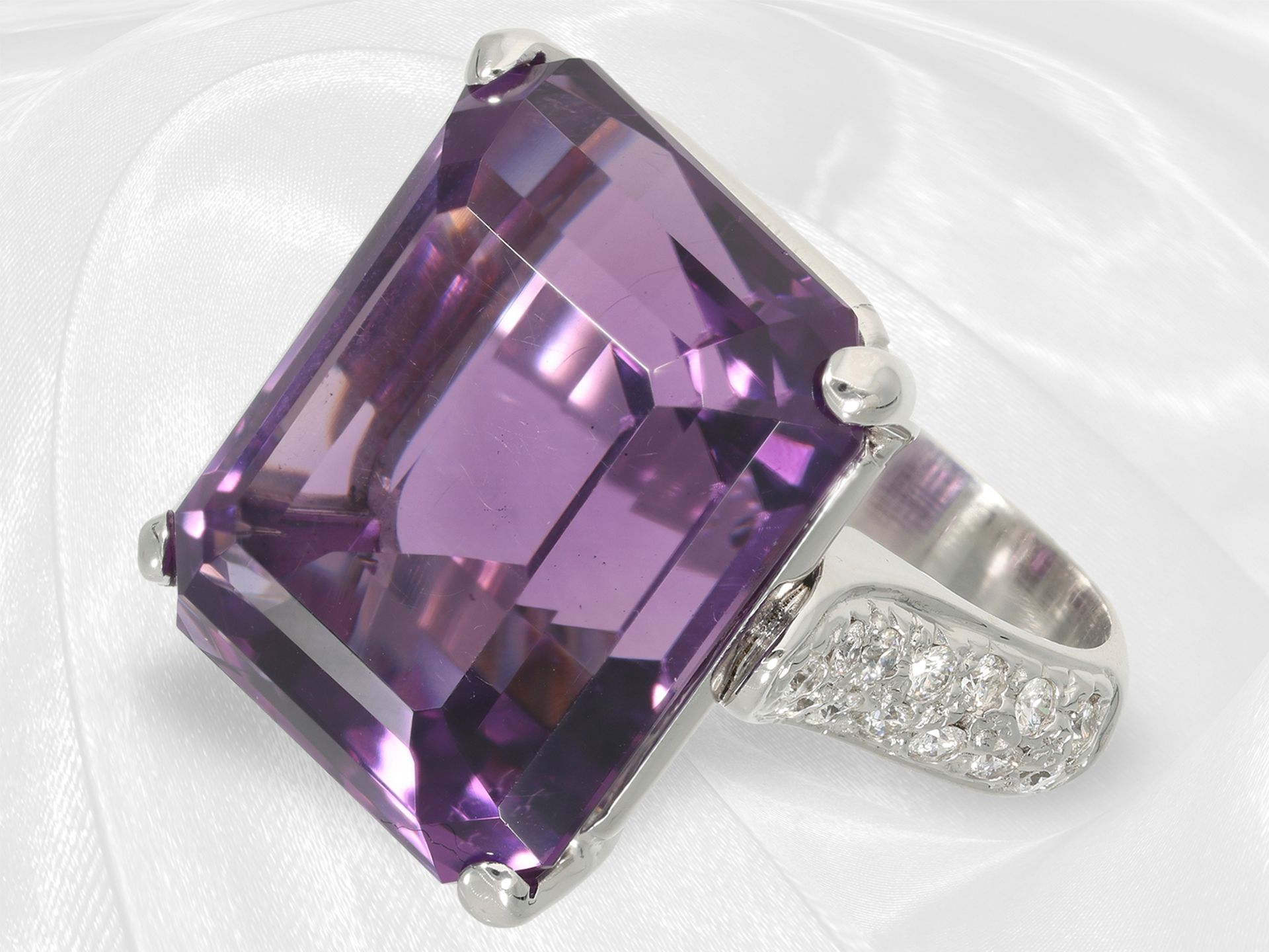 Ring: beautiful, like new and modern goldsmith ring with amethyst/brilliant-cut diamond setting, 14K - Image 4 of 5