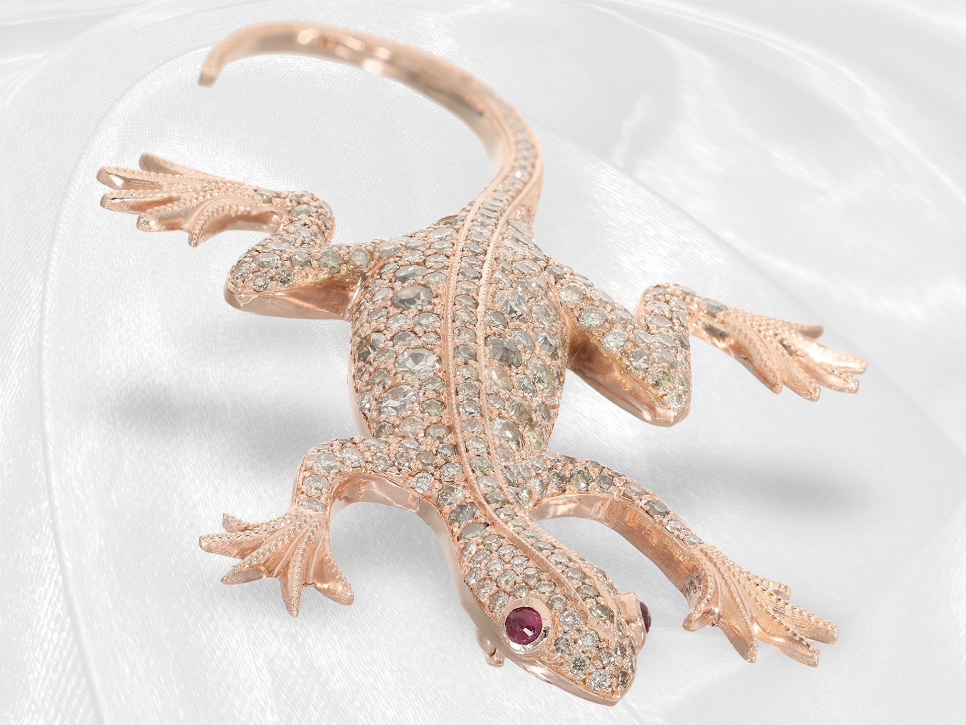 Designer brooch with ruby and diamond set motif "Salamander", worked in antique style, approx. 6ct,  - Image 3 of 5