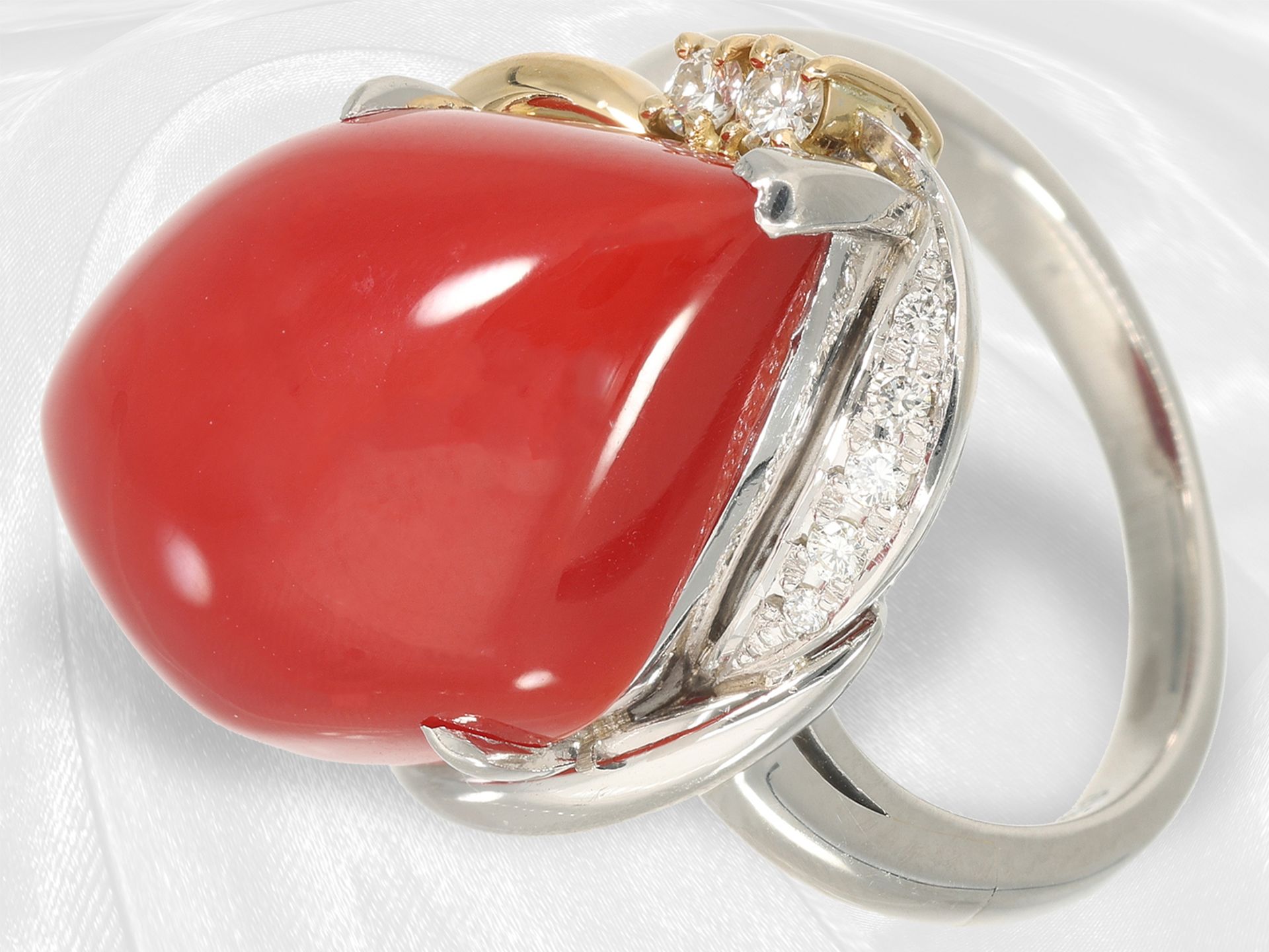 Ring: heavy platinum ring with very precious coral and brilliant-cut diamonds, unique goldsmith's wo - Image 5 of 5