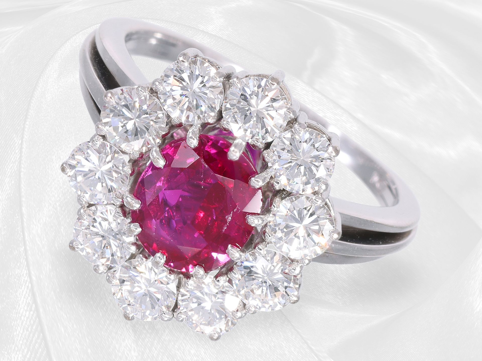 Ring: extremely decorative and high quality vintage ruby/brilliant cut diamond flower ring, approx.