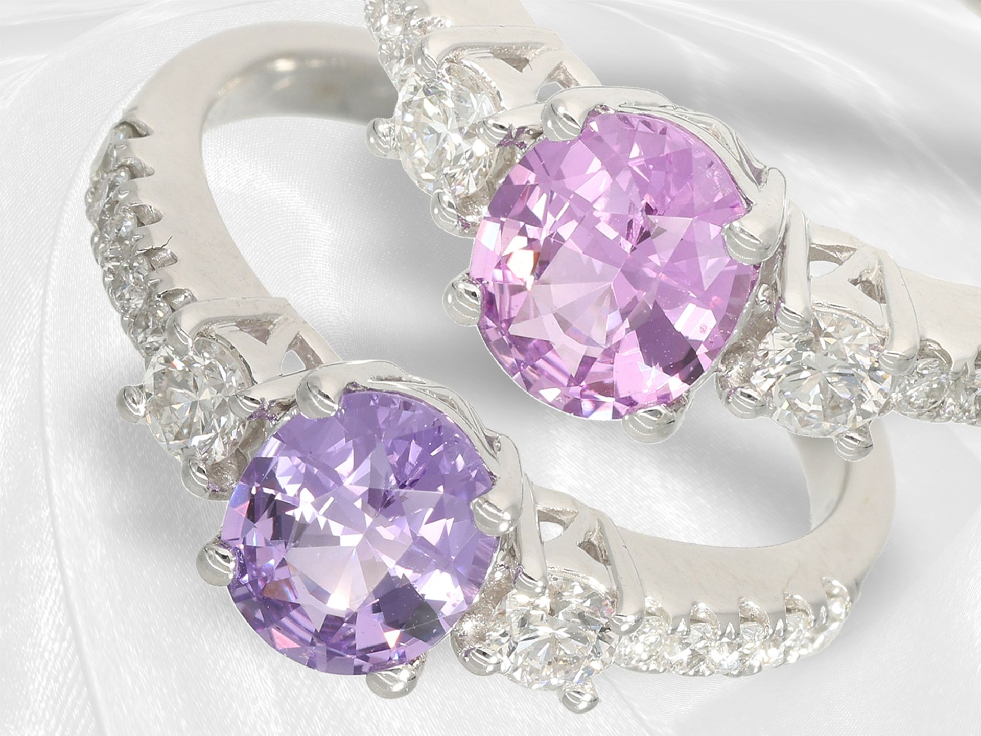 Ring: extremely rare, unique sapphire/brilliant ring with purple bicolour sapphire
