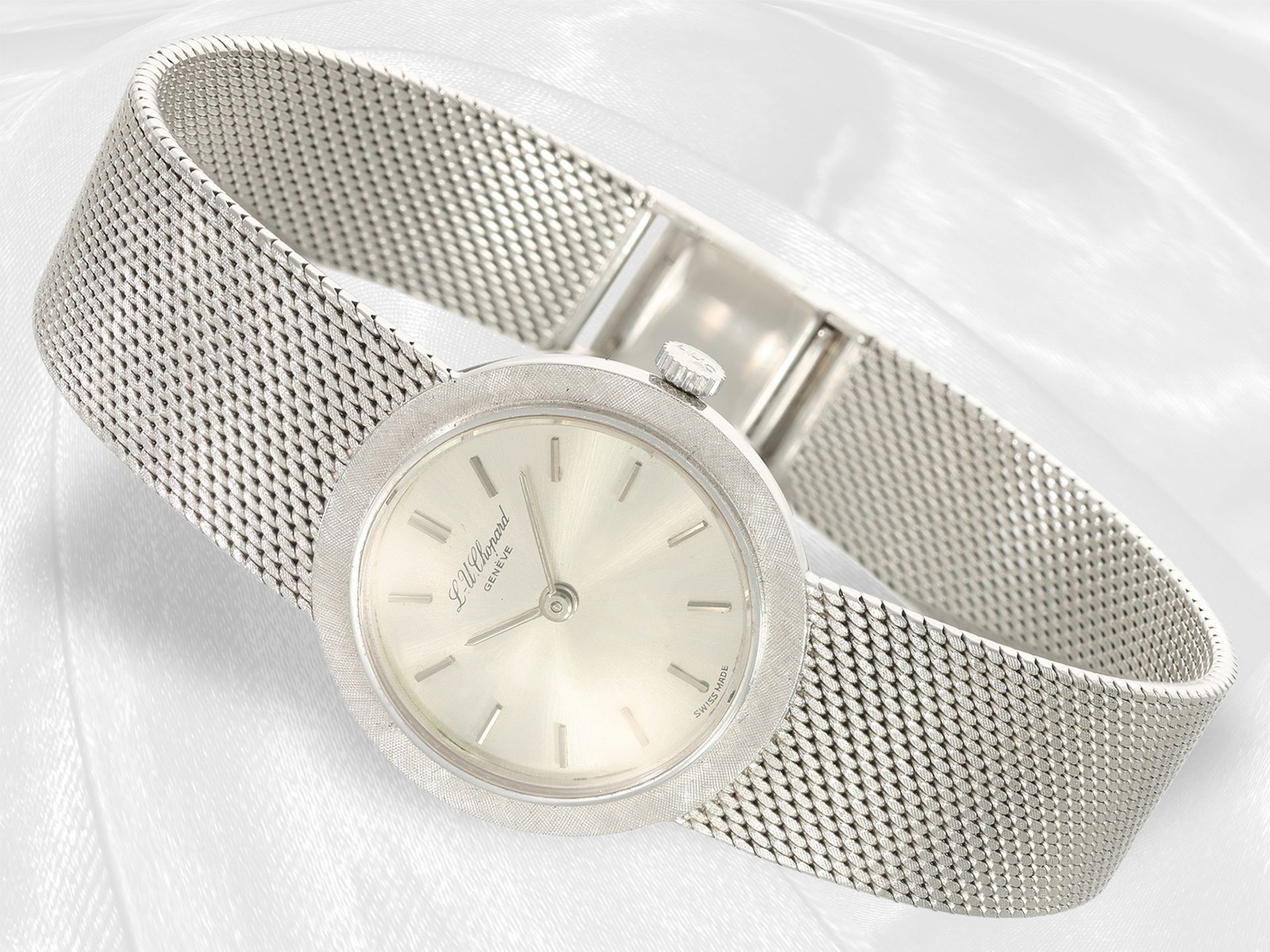 Armbanduhr: feine, weißgoldene vintage Damenuhr von Chopard, Handaufzug, 18K Weißgold - Bild 4 aus 5