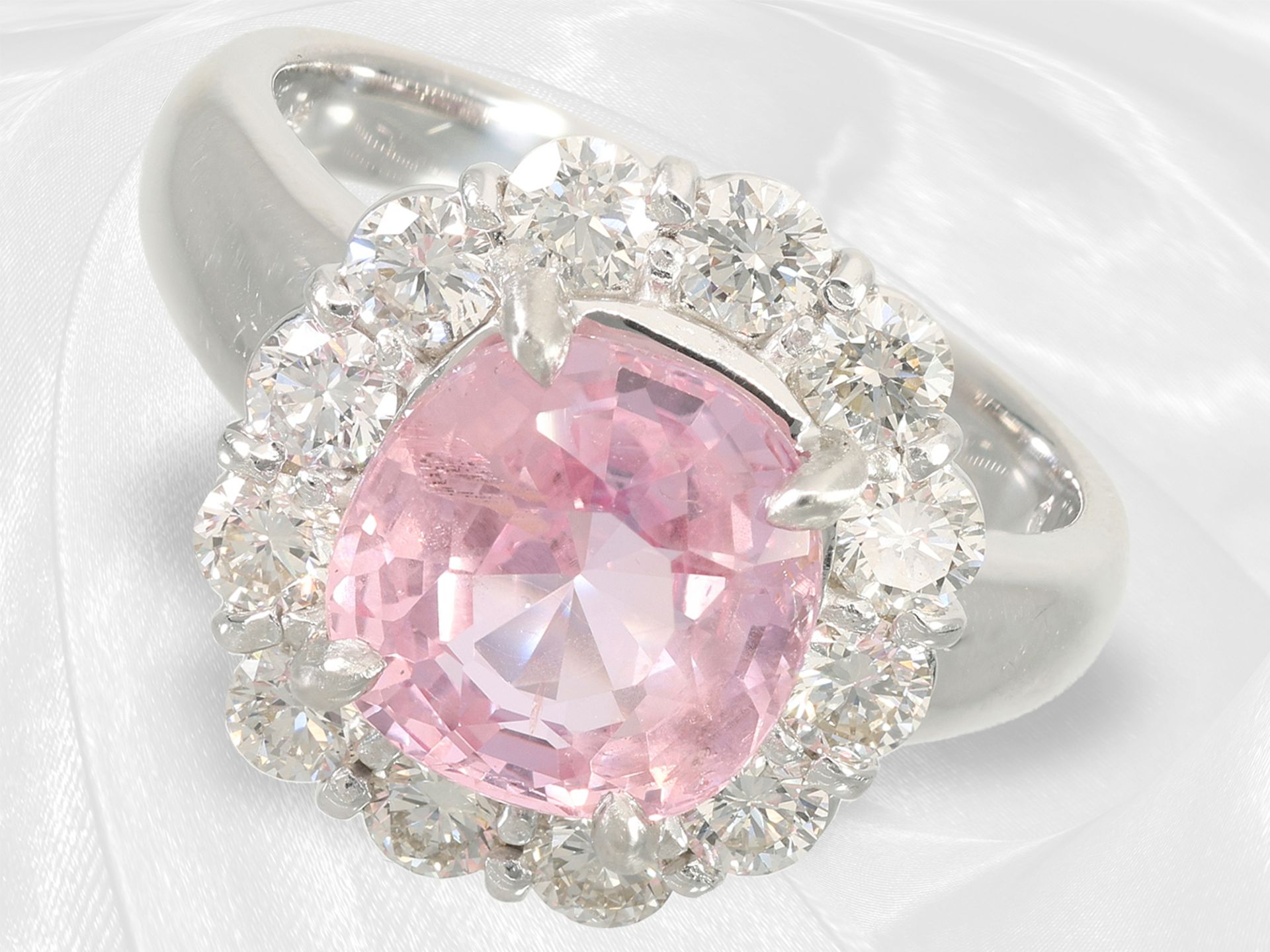 Ring: extremely high quality brilliant-cut diamond/sapphire ring with certified "NO HEAT Padparadsch - Image 6 of 9