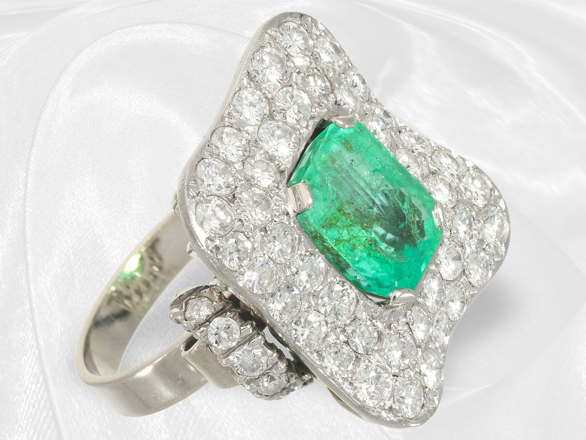 Ring: ausgefallener, wertvoller vintage Smaragd-/Brillantring, ehemals teure Handarbeit - Bild 4 aus 5