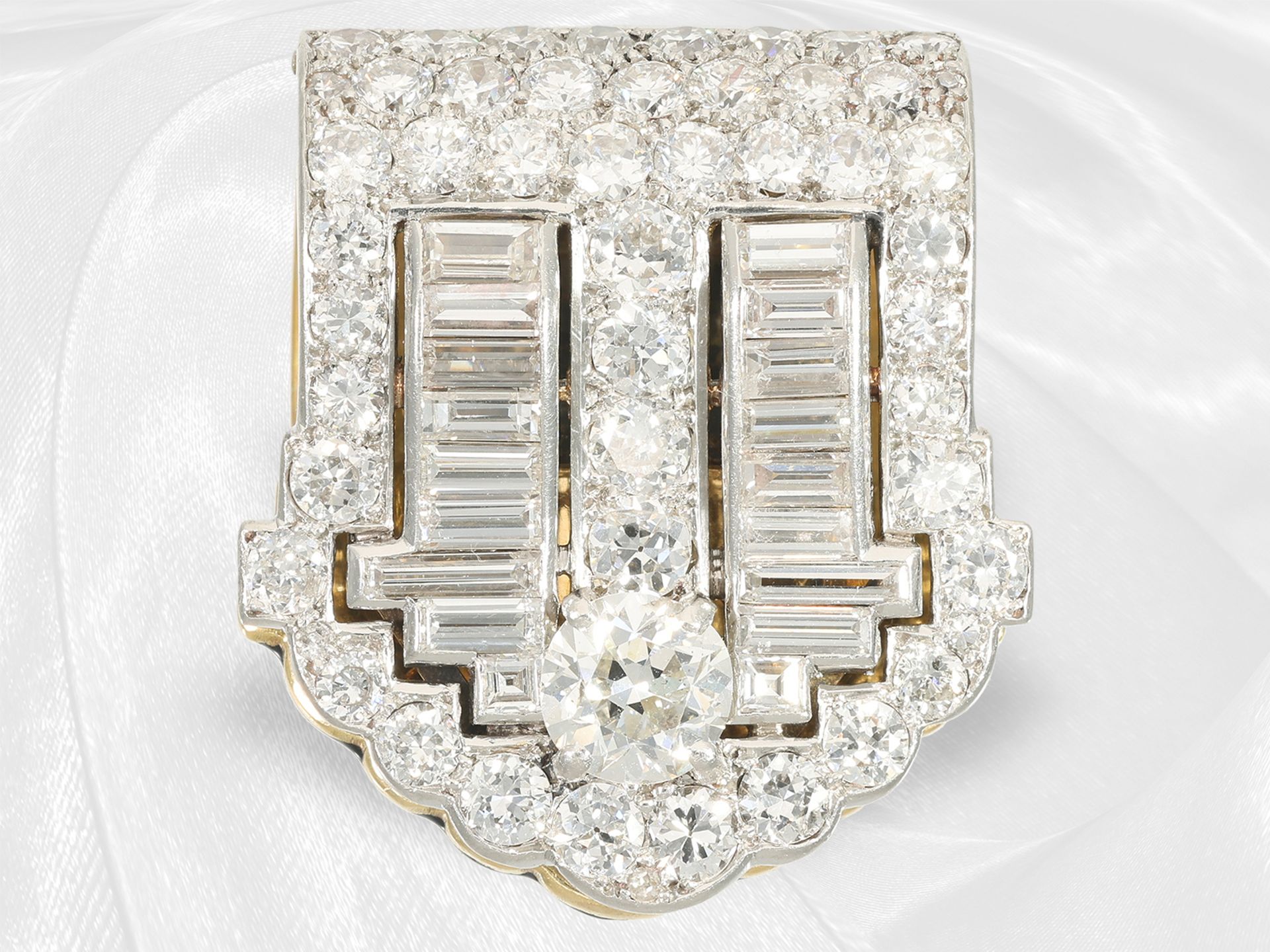 Rare antique Art déco diamond clip brooch, handmade, very fine diamonds totalling approx. 4.5ct - Image 5 of 5