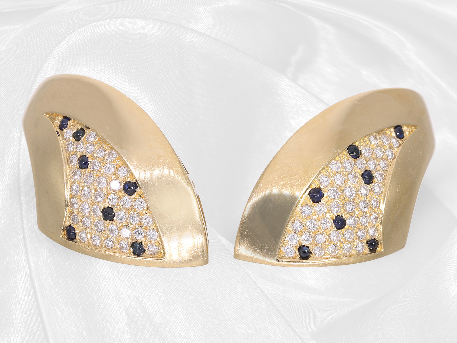 Earrings: rare and extremely decorative sapphire/brilliant designer goldsmith work, made in 18K gold - Image 5 of 5