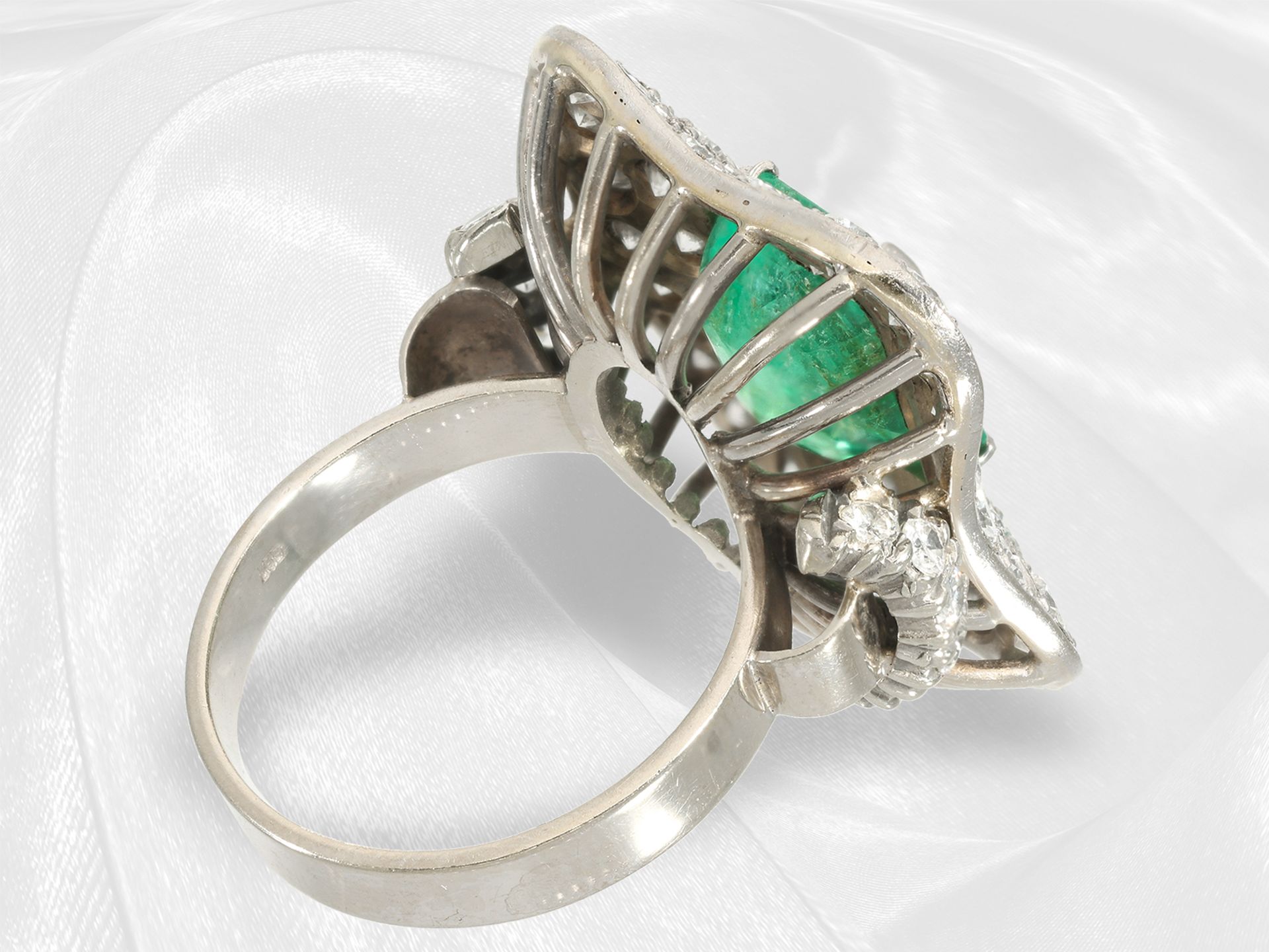 Ring: fancy, valuable vintage emerald/brilliant-cut diamond ring, formerly expensive handwork - Image 5 of 5