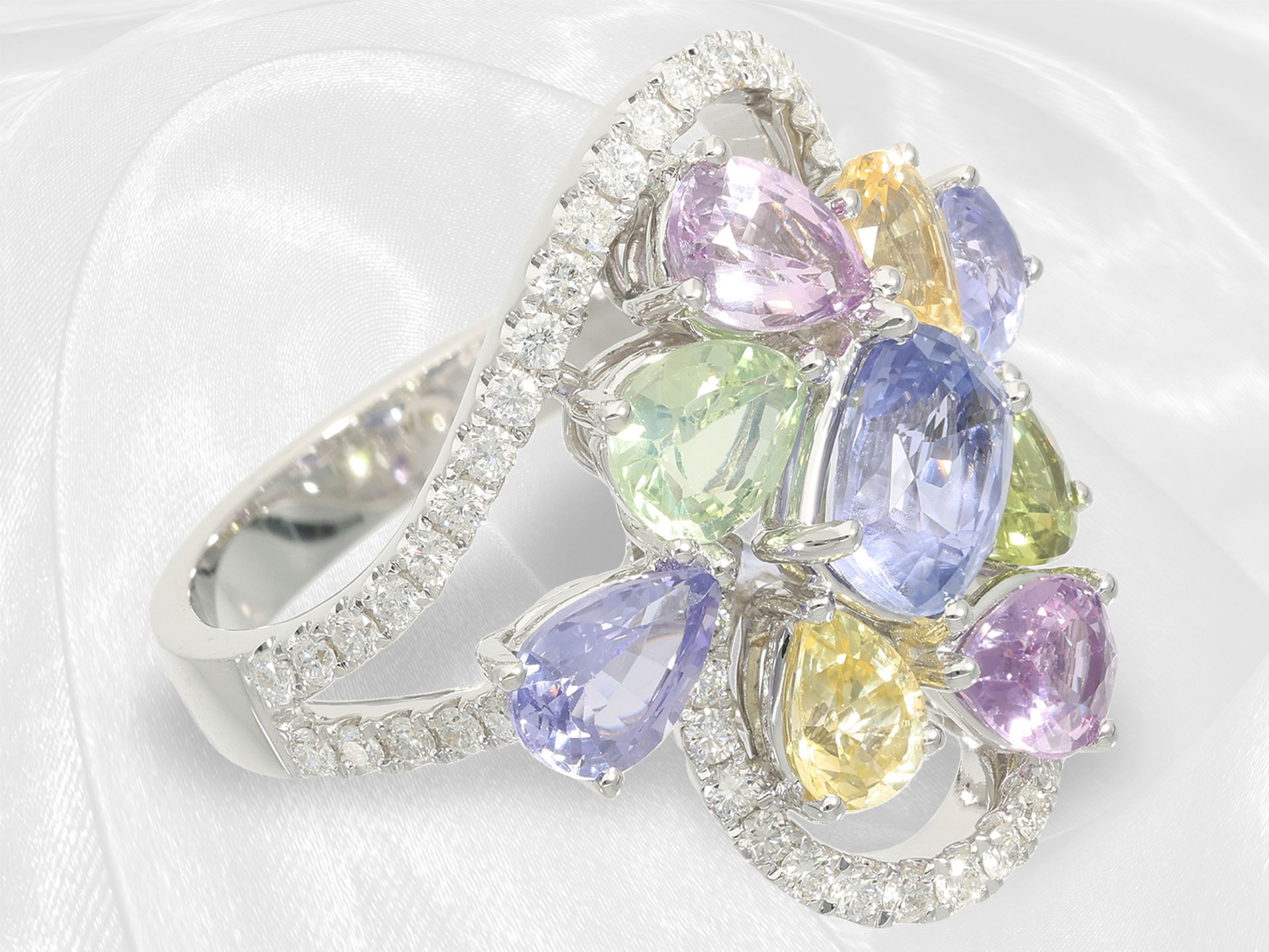 Ring: fiery, very high quality cocktail ring with sapphires and brilliant-cut diamonds, like new - Image 5 of 6