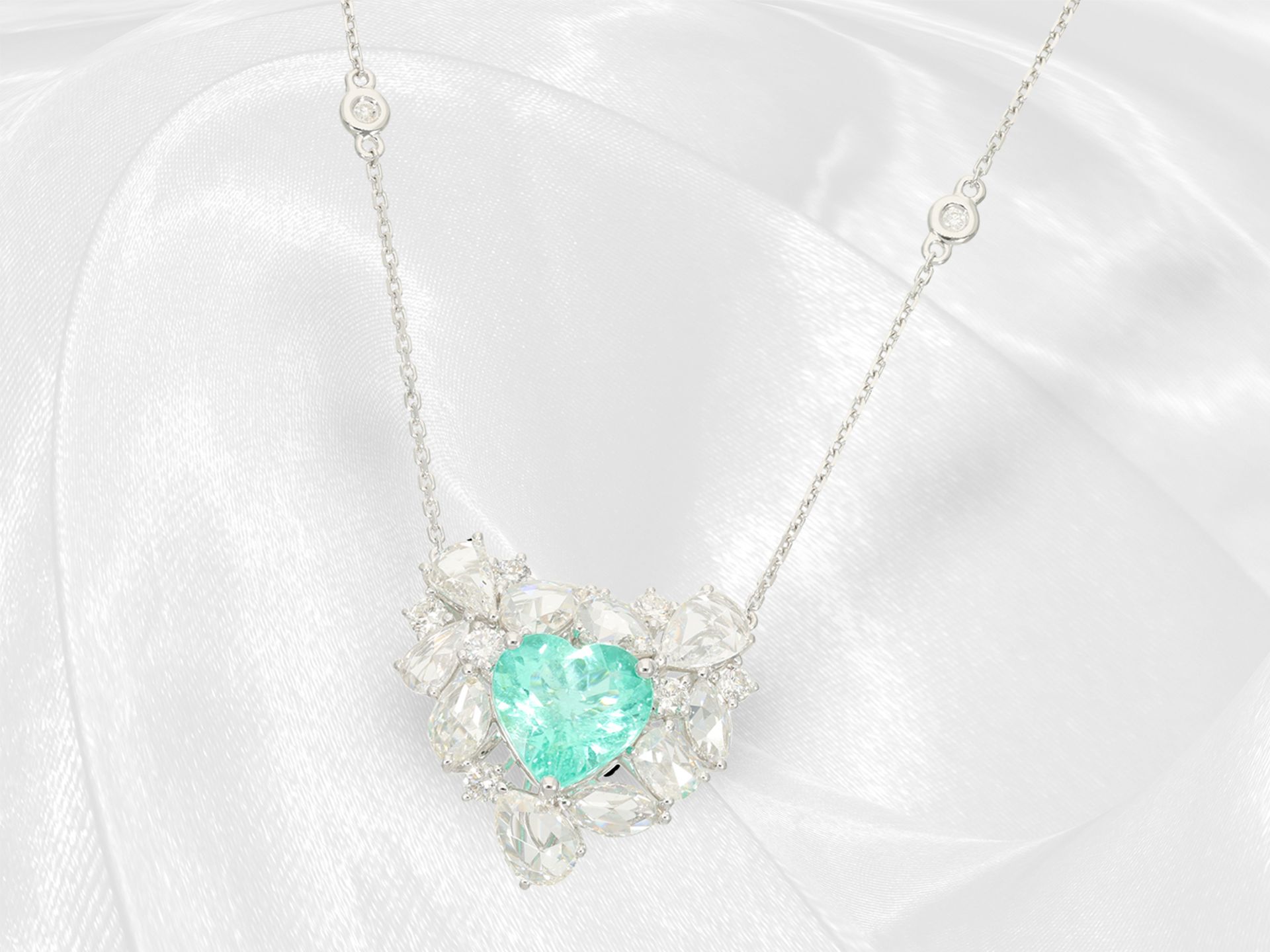 Kette/Collier: sehr wertvolles Mittelteil-Collier mit Paraiba-Turmalin und reichem Diamantbesatz