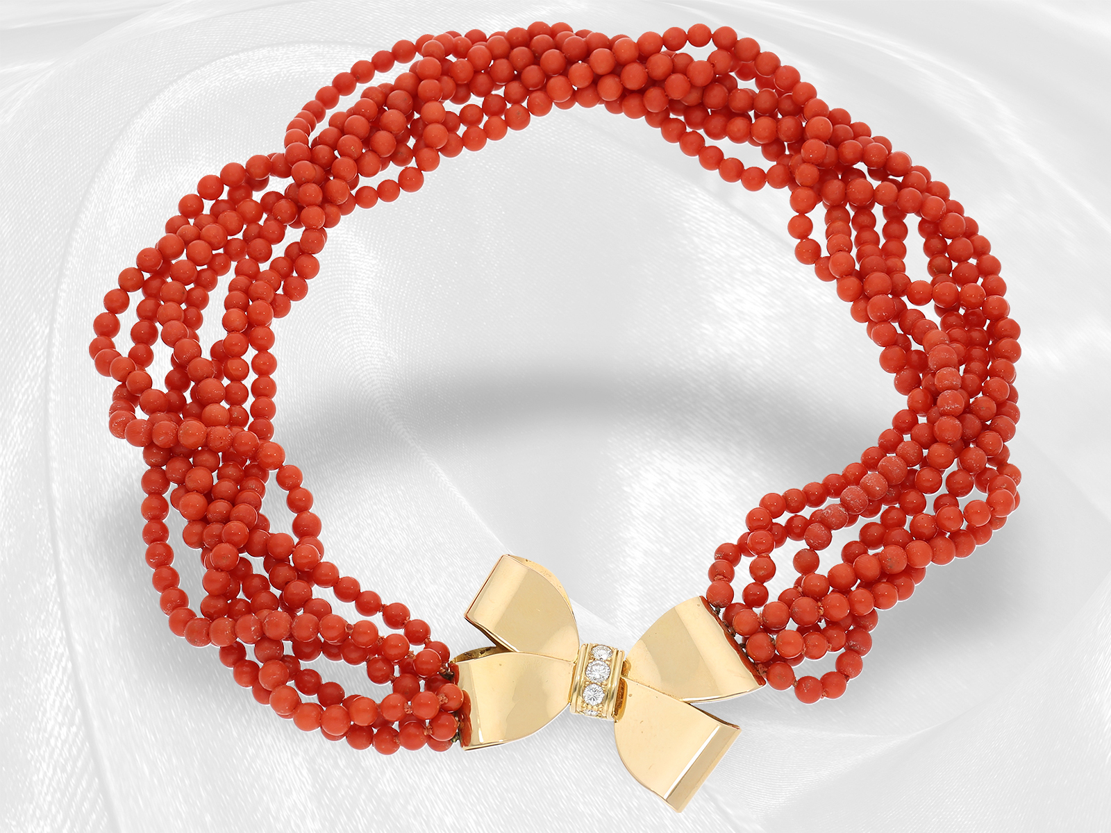 Fancy rare vintage multi row coral necklace with handmade designer diamond clasp, 18K gold - Image 3 of 3