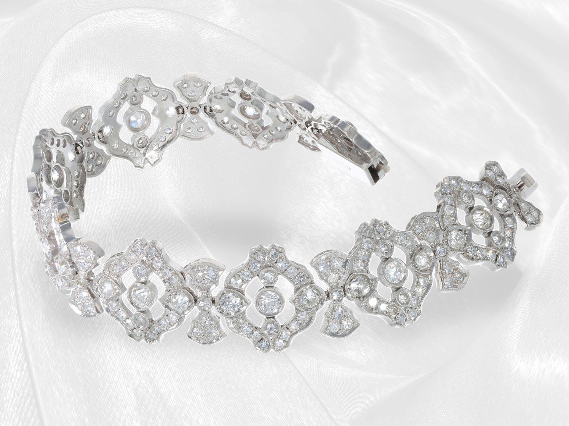 Armband: exklusives, ehemals teures Goldschmiedearmband in antikem Stil, ca. 12,5ct Diamantbesatz - Bild 7 aus 8