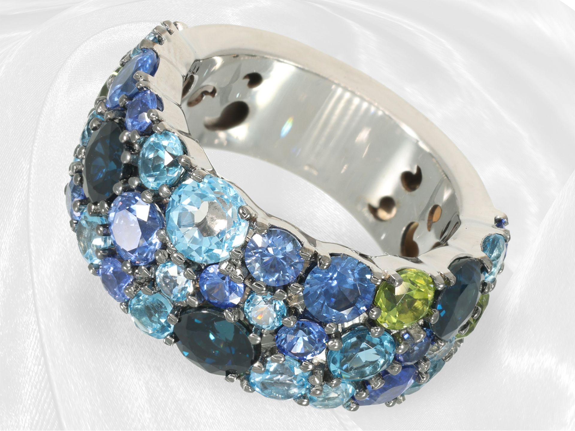 Goldsmith's ring by Cervera, model "Tiara" with sapphires, topazes and peridots, unworn - Image 3 of 6