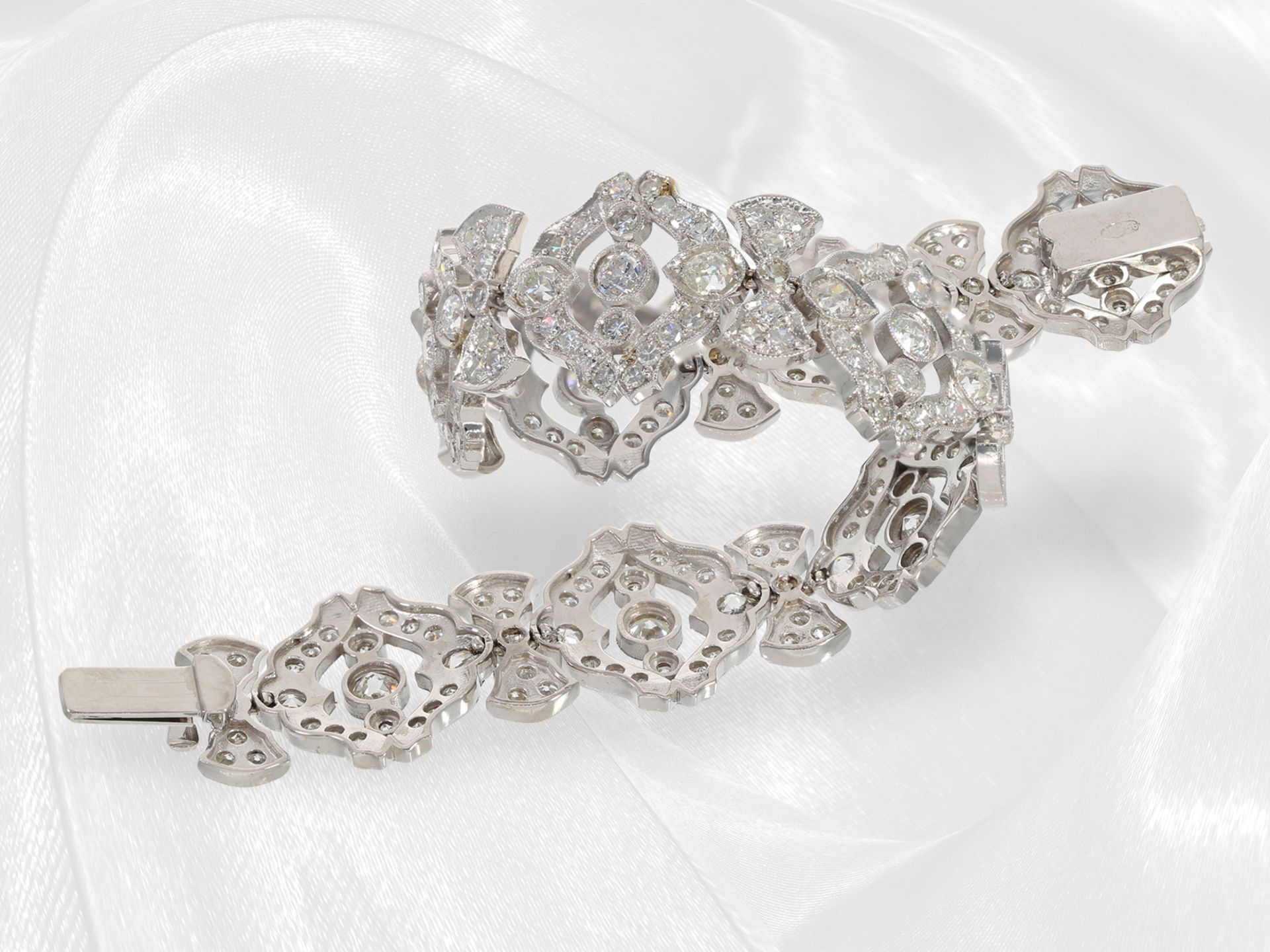 Armband: exklusives, ehemals teures Goldschmiedearmband in antikem Stil, ca. 12,5ct Diamantbesatz - Bild 5 aus 8