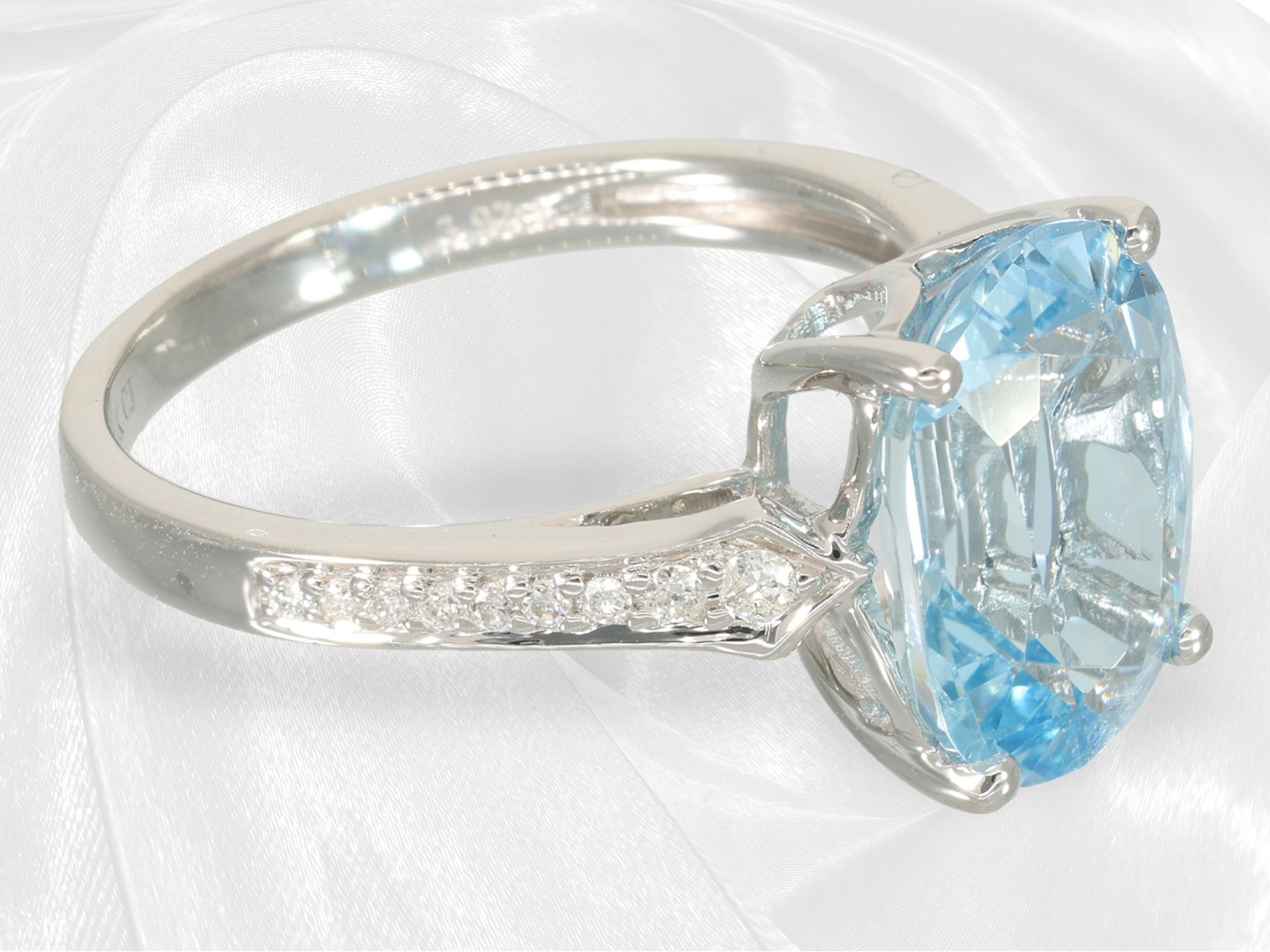 Ring: like new aquamarine/brilliant-cut diamond ring, approx. 4ct - Image 5 of 6
