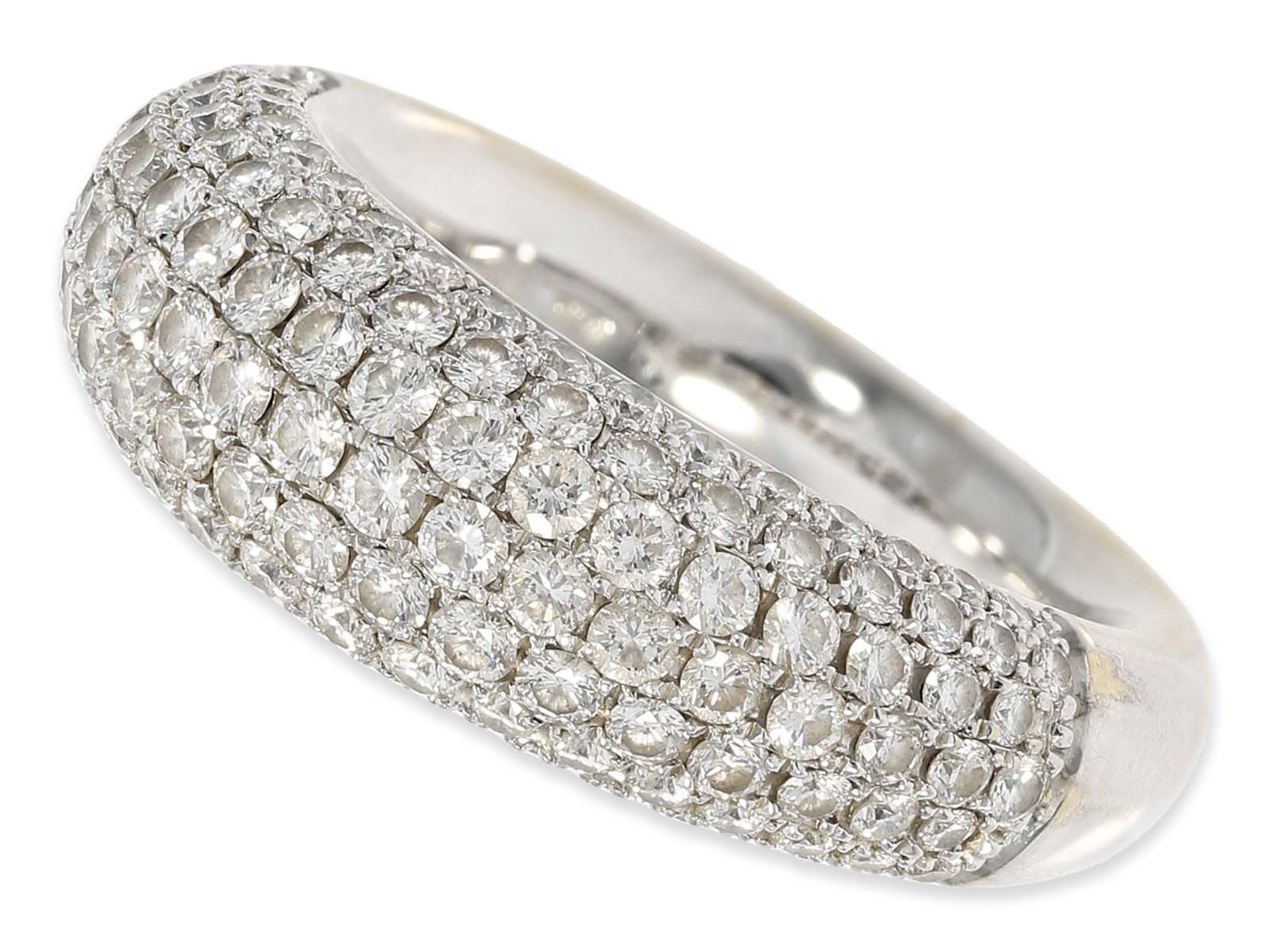 Ring: hochwertiger Pavé Brillantring, insgesamt ca. 2ct, 18K Weißgold