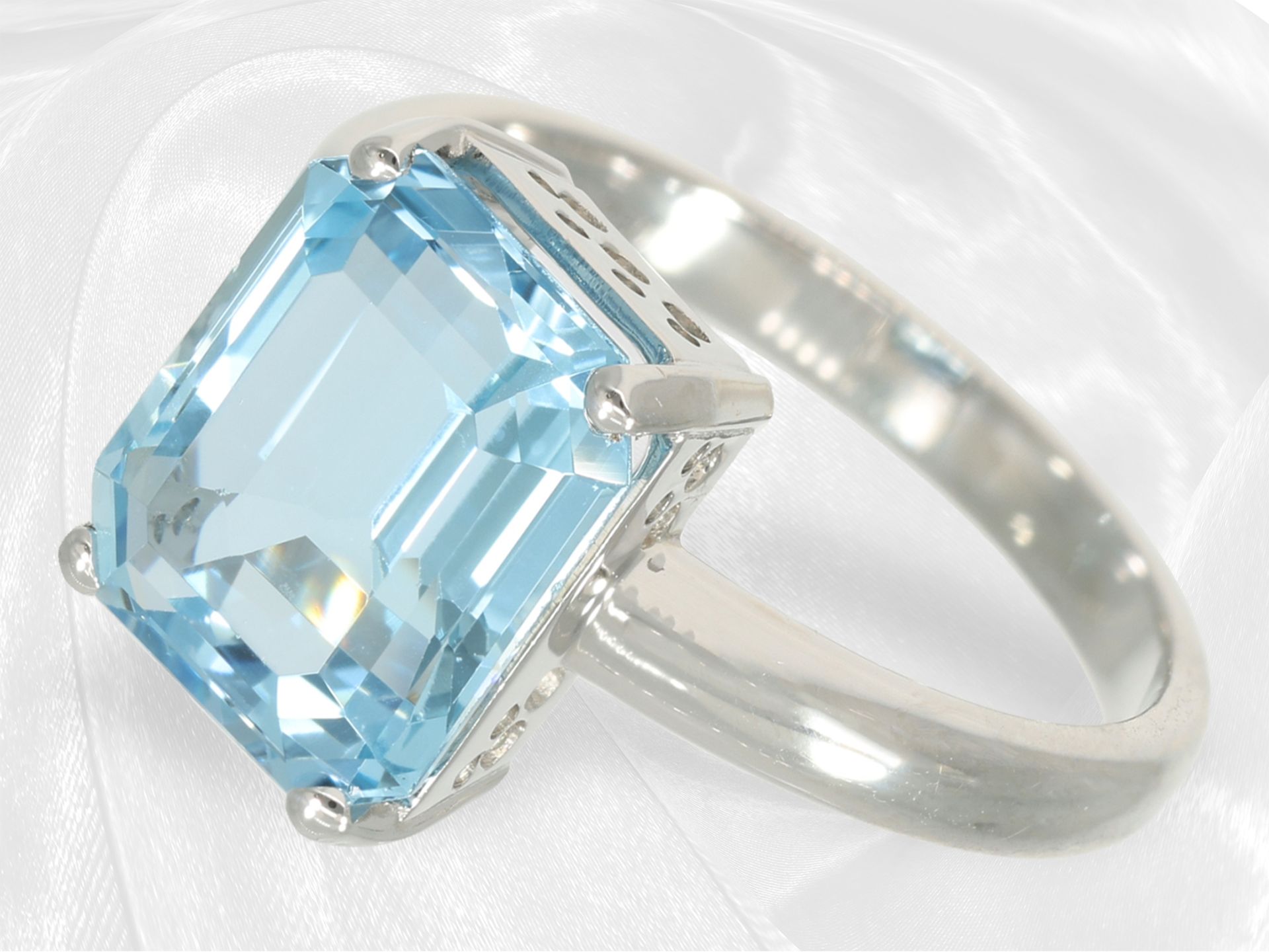 Fine aquamarine gold ring, very beautiful aquamarine of approx. 4.5ct - Image 2 of 5