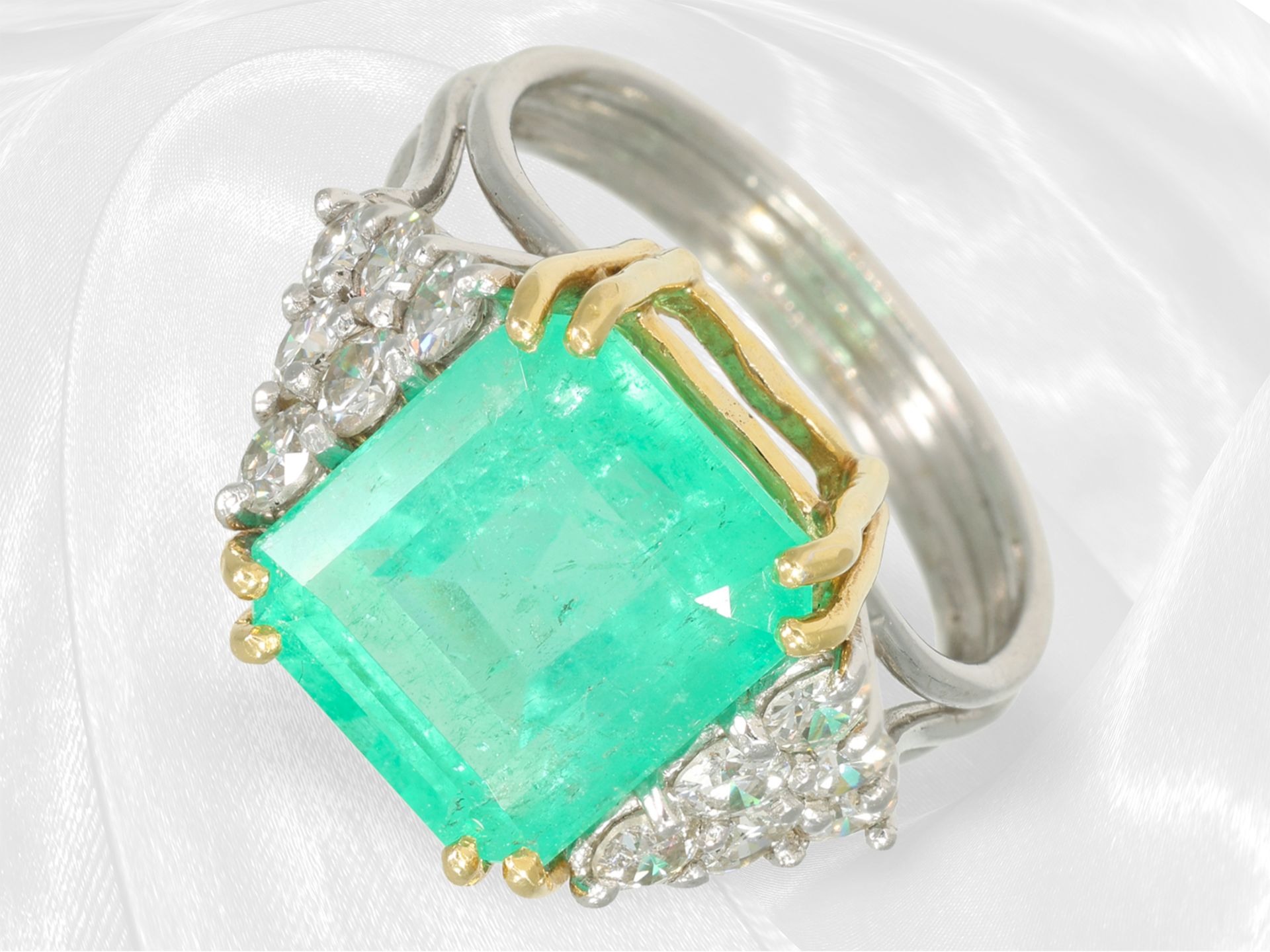 Ring: hochwertiger Brillant/Smaragd-Goldschmiedering, feiner Smaragd von ca. 7ct - Bild 2 aus 6