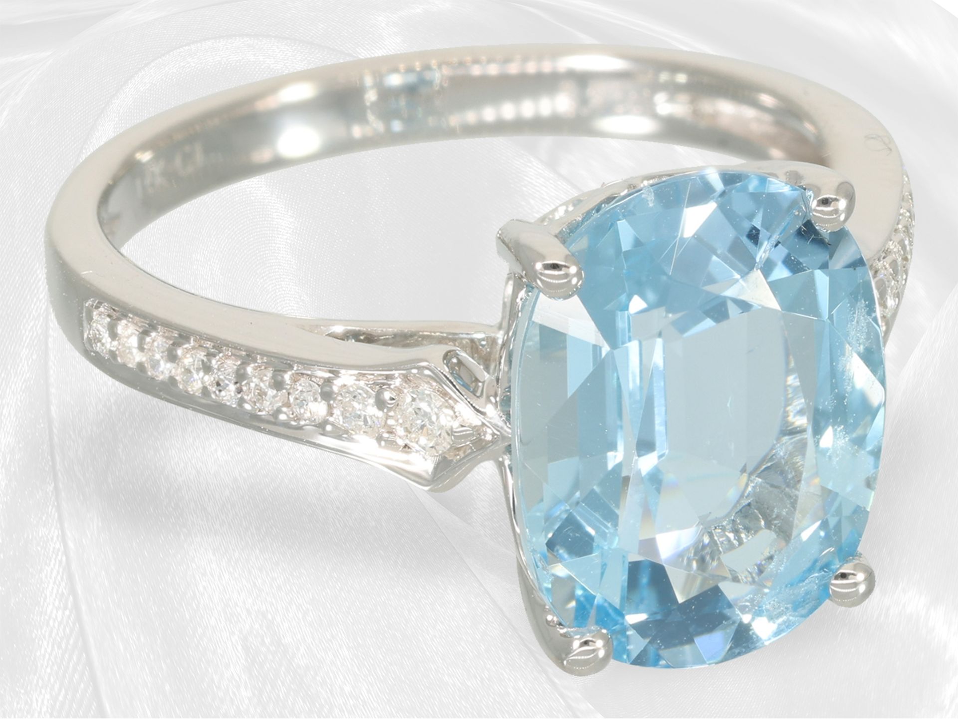 Ring: like new aquamarine/brilliant-cut diamond ring, approx. 4ct - Image 2 of 6