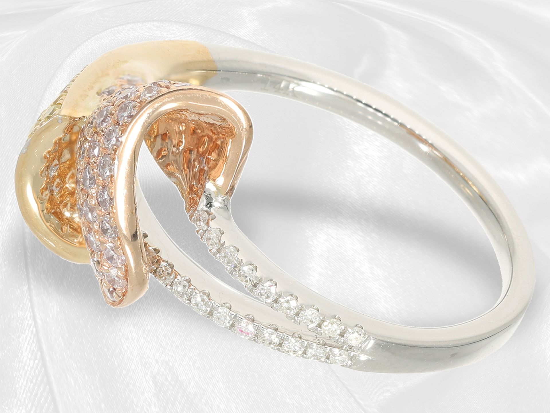 Ring: neuwertiger eleganter Tricolor-Brillantring, weiße, gelbe und pinke Brillanten - Bild 2 aus 5