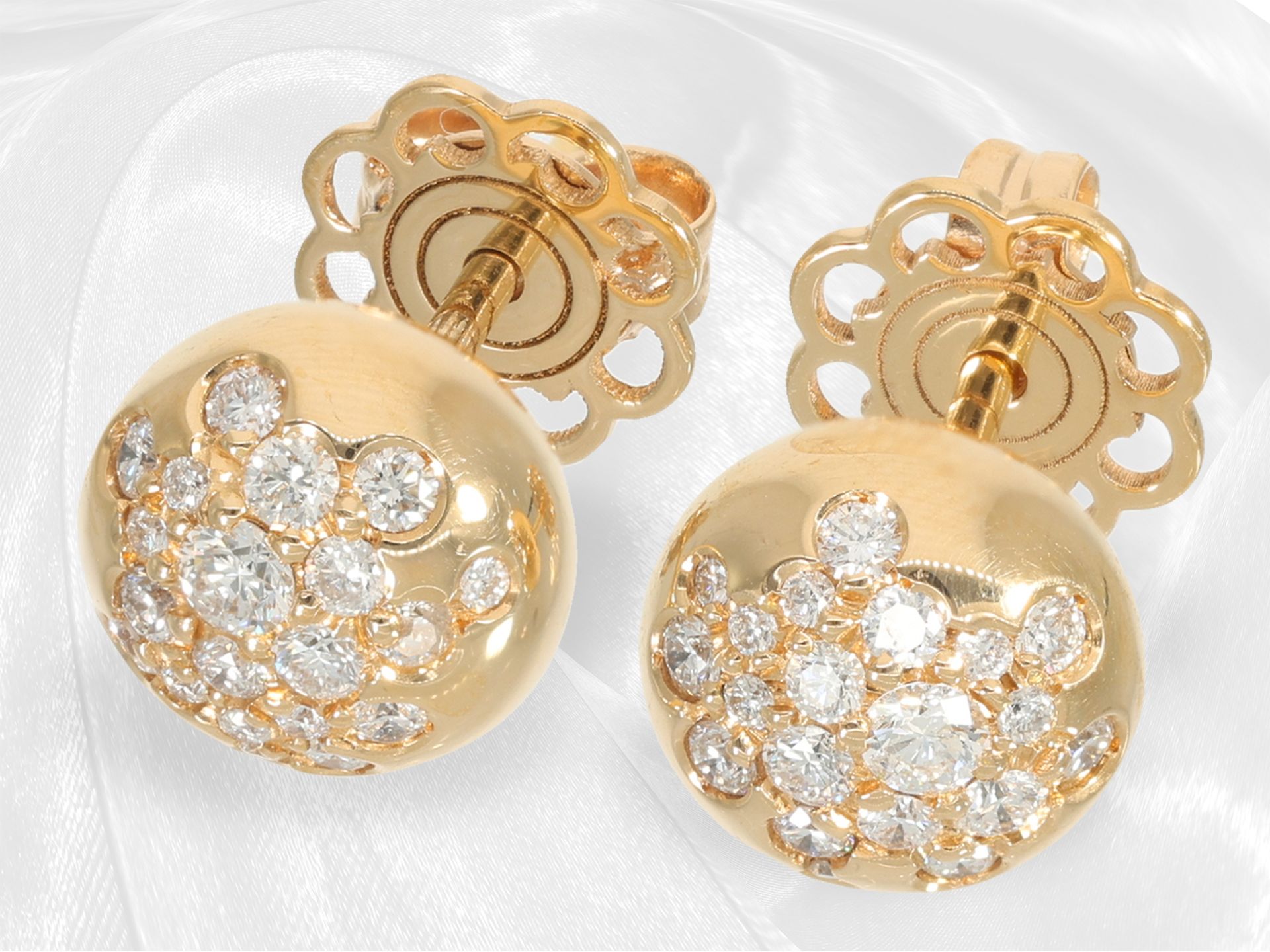 Pink gold unworn designer brilliant-cut diamond stud earrings from Cervera, model "Button", handmade