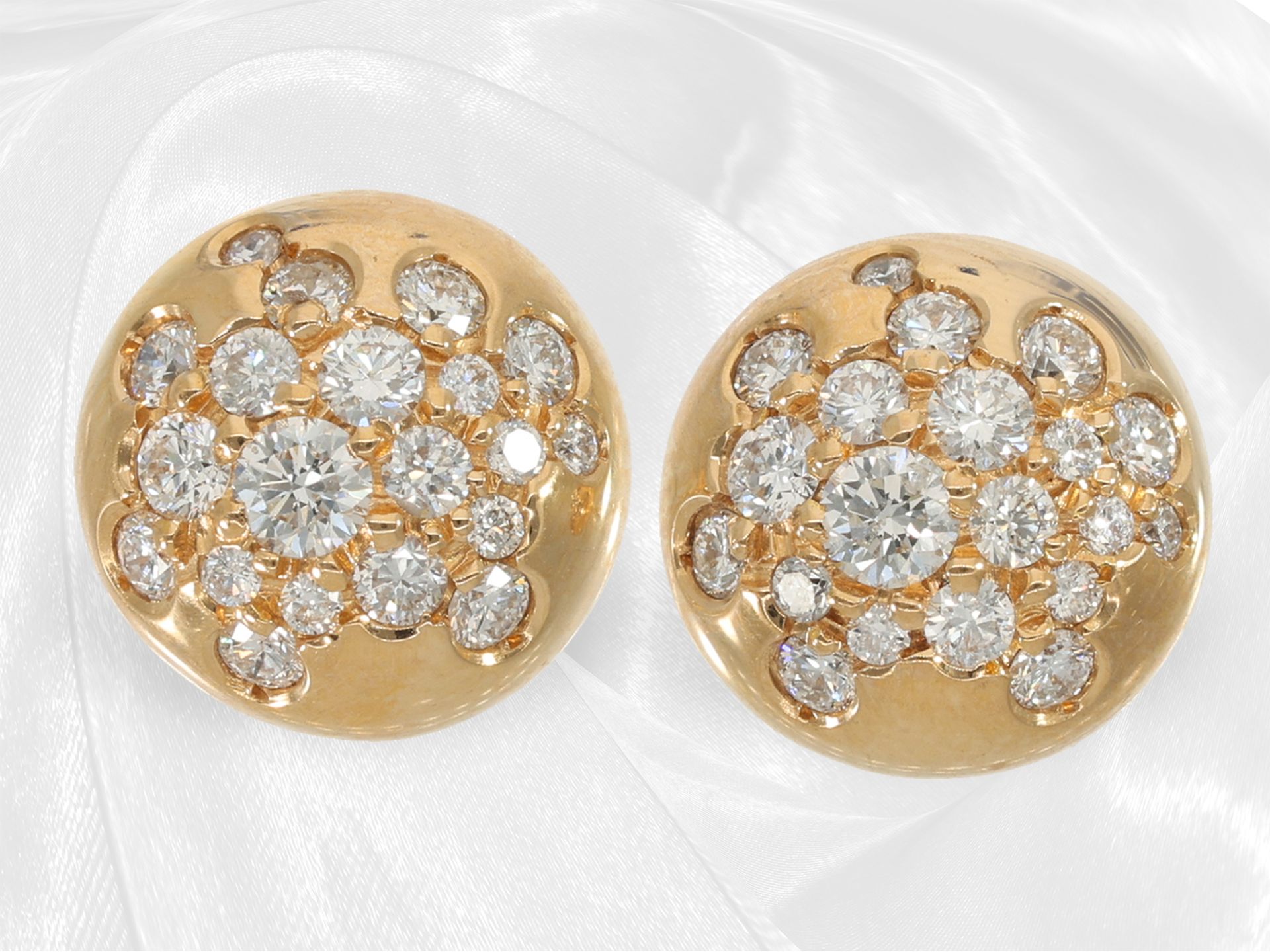 Pink gold unworn designer brilliant-cut diamond stud earrings from Cervera, model "Button", handmade - Image 4 of 4