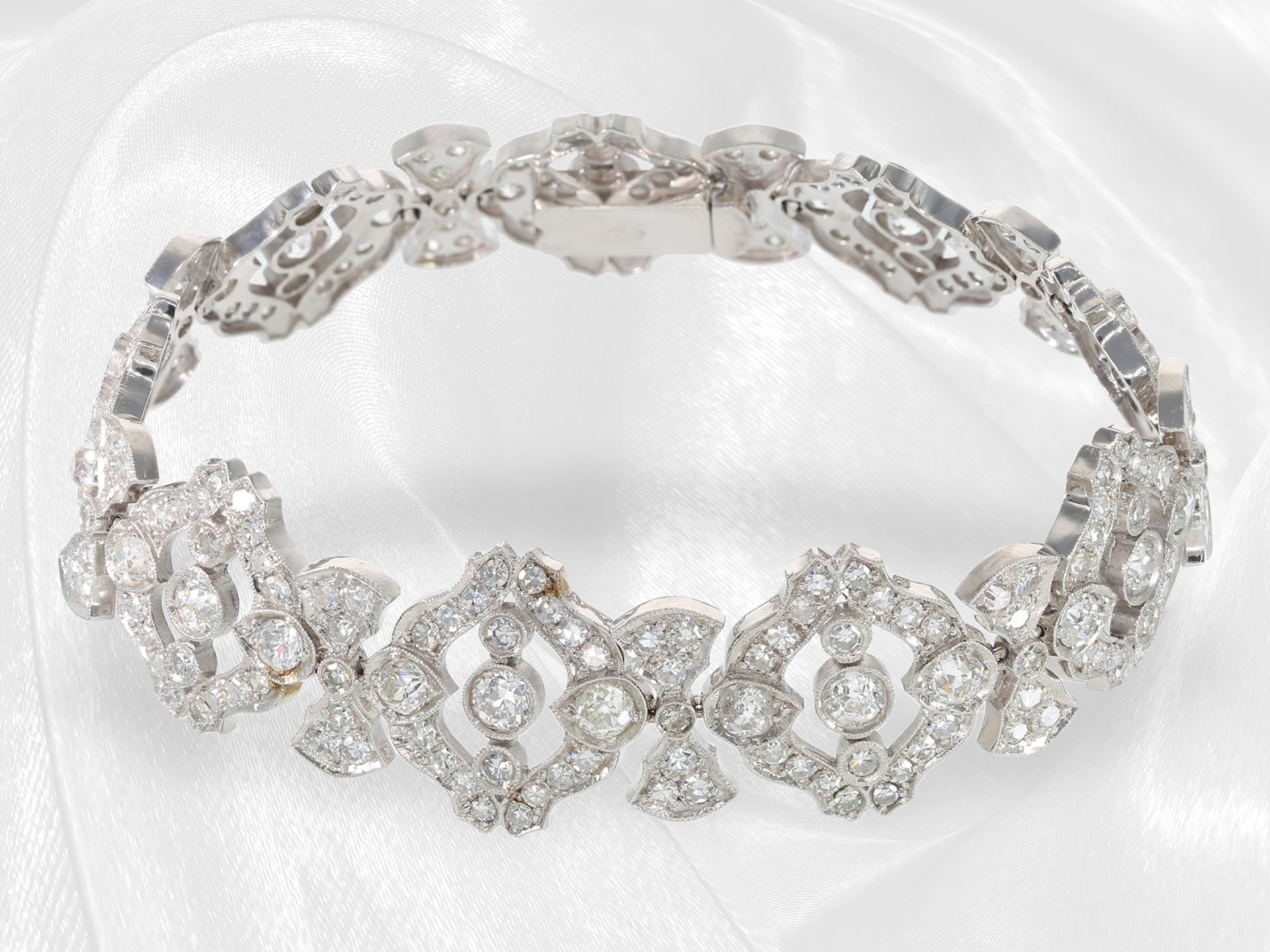 Armband: exklusives, ehemals teures Goldschmiedearmband in antikem Stil, ca. 12,5ct Diamantbesatz