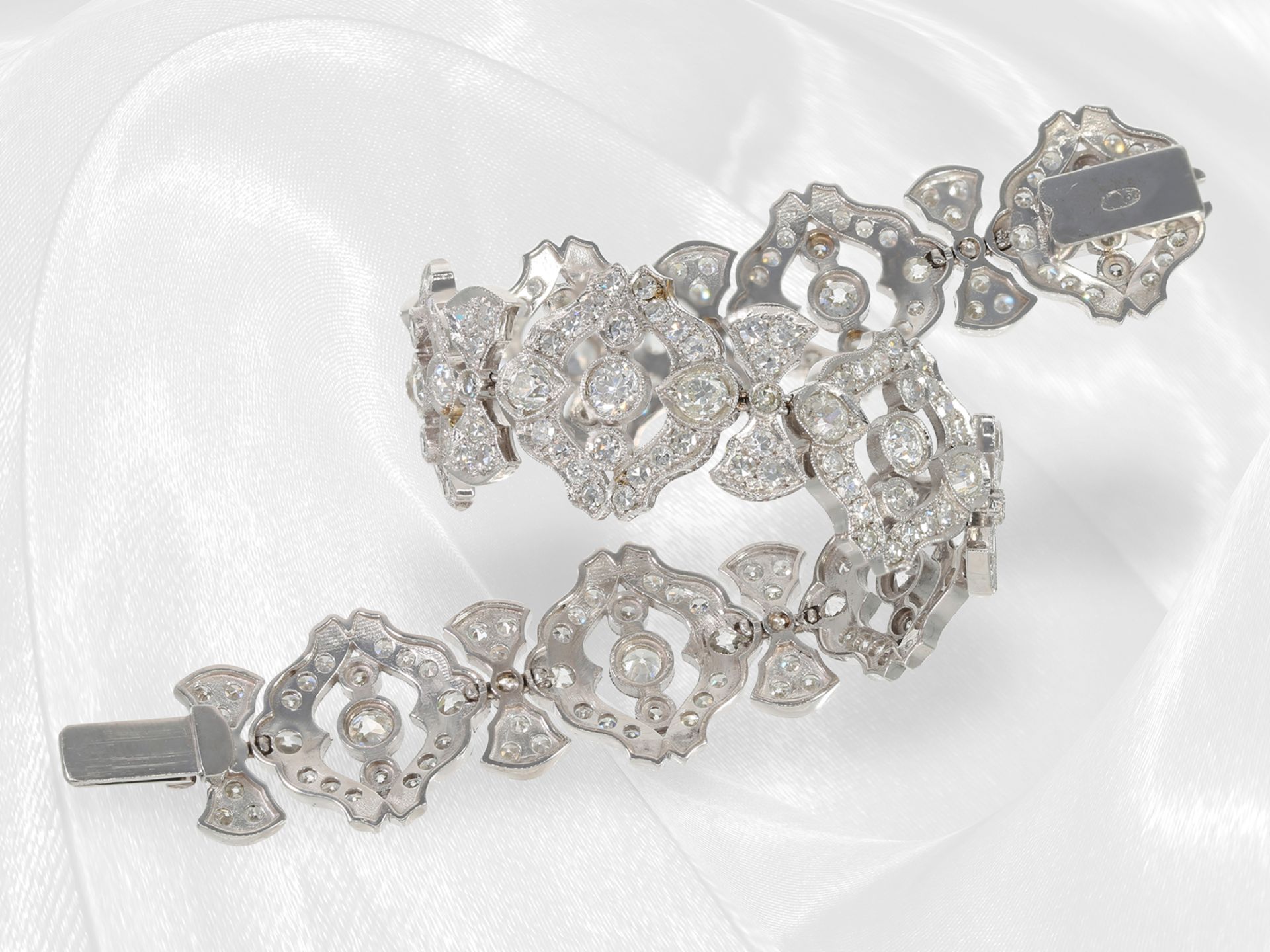 Armband: exklusives, ehemals teures Goldschmiedearmband in antikem Stil, ca. 12,5ct Diamantbesatz - Bild 4 aus 8