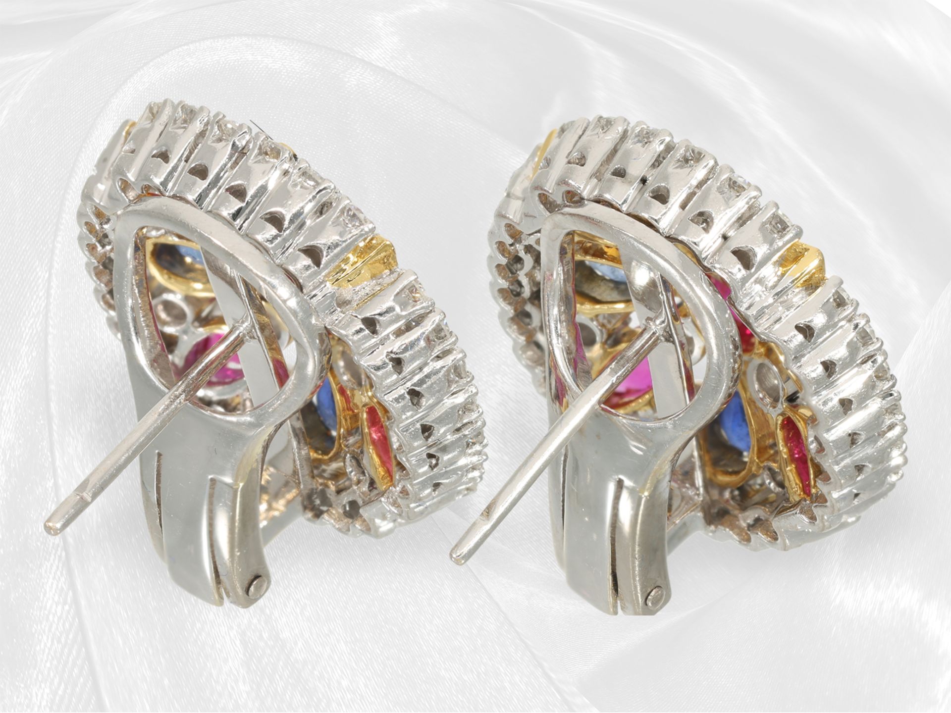 Earrings: extremely decorative designer goldsmith's work with brilliant-cut diamonds, sapphires and - Image 3 of 4