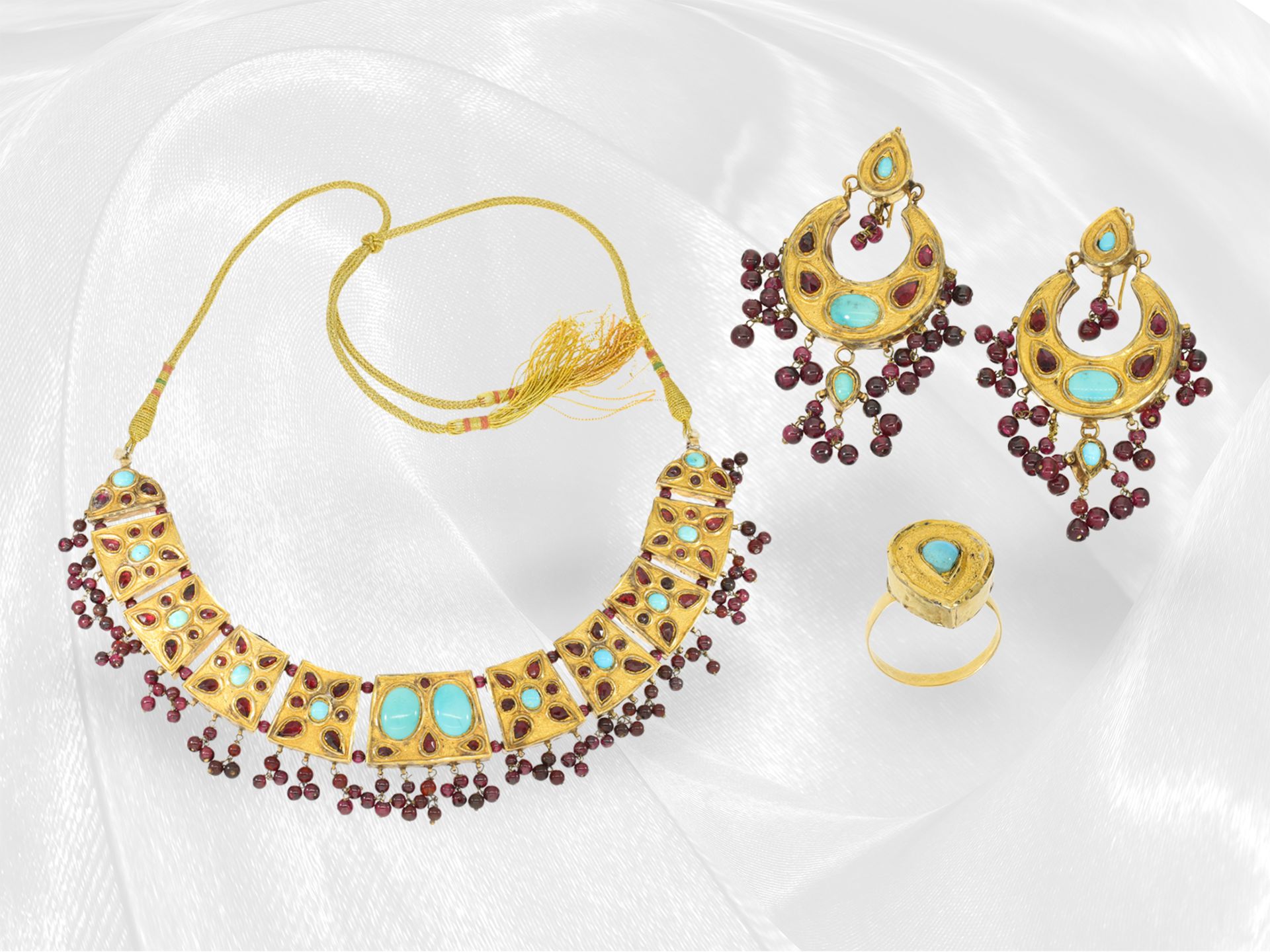 Necklace/chain/earrings/ring: antique wedding jewellery, India 19th century