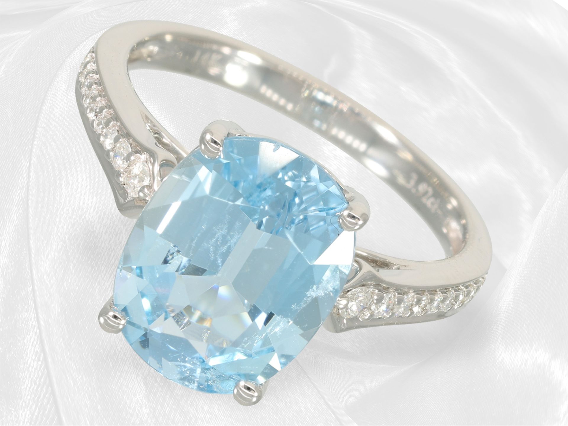 Ring: like new aquamarine/brilliant-cut diamond ring, approx. 4ct