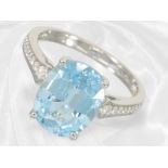 Ring: neuwertiger Aquamarin/Brillantring, ca. 4ct