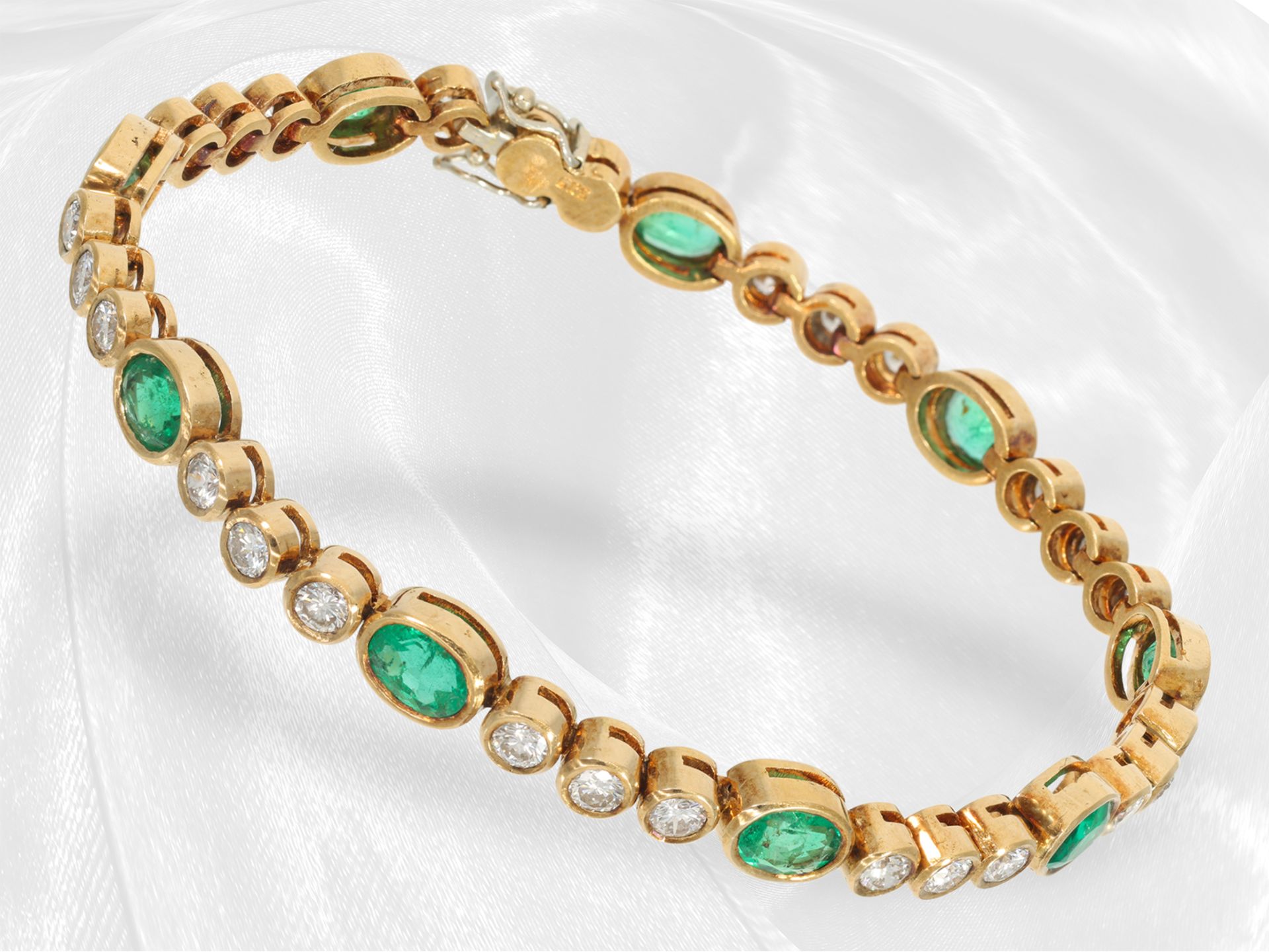 Armband: ehemals teures Goldschmiedearmband mit Smaragden und Brillanten, NP 18.600DM - Bild 3 aus 3