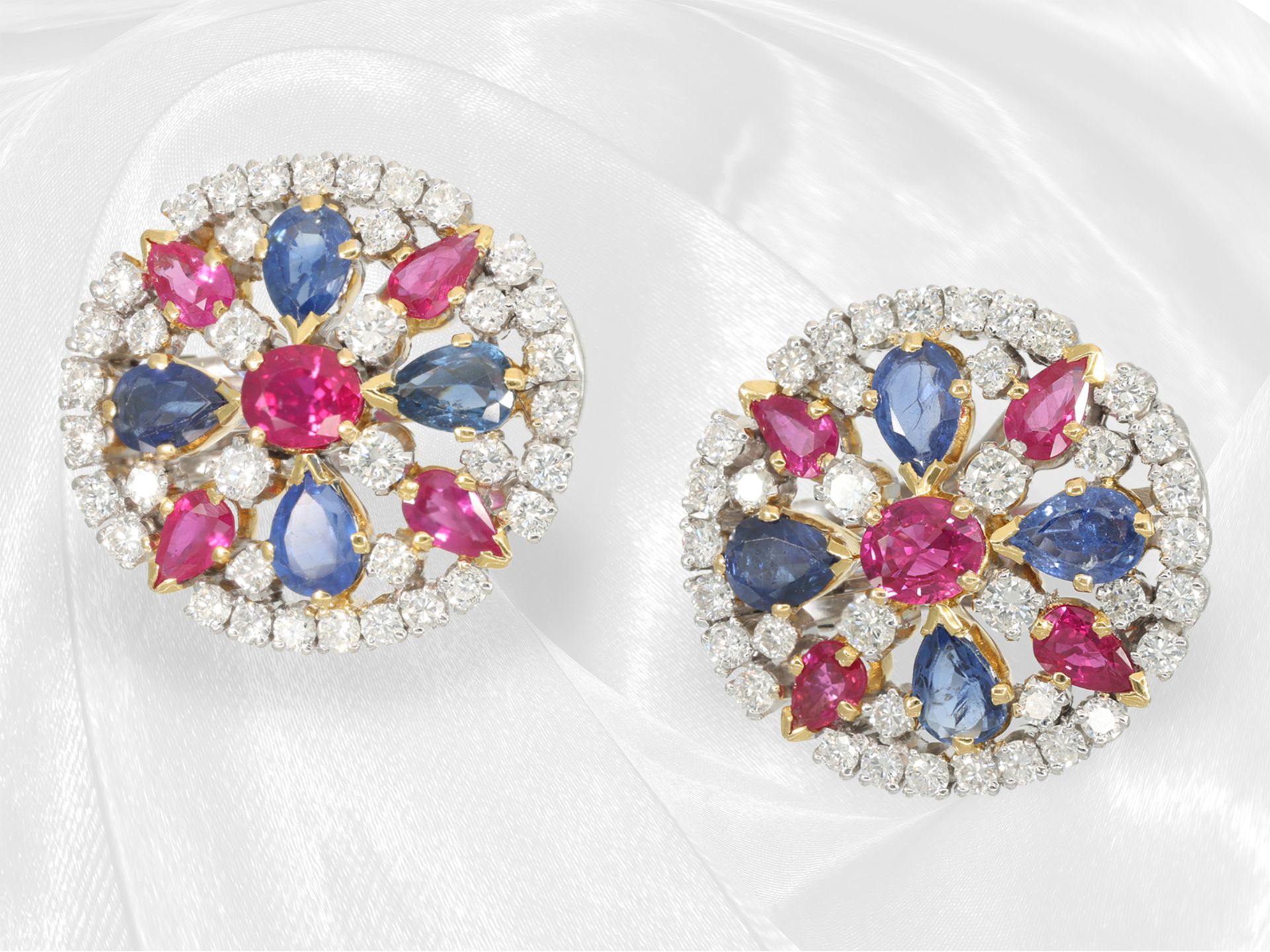 Earrings: extremely decorative designer goldsmith's work with brilliant-cut diamonds, sapphires and - Image 2 of 4