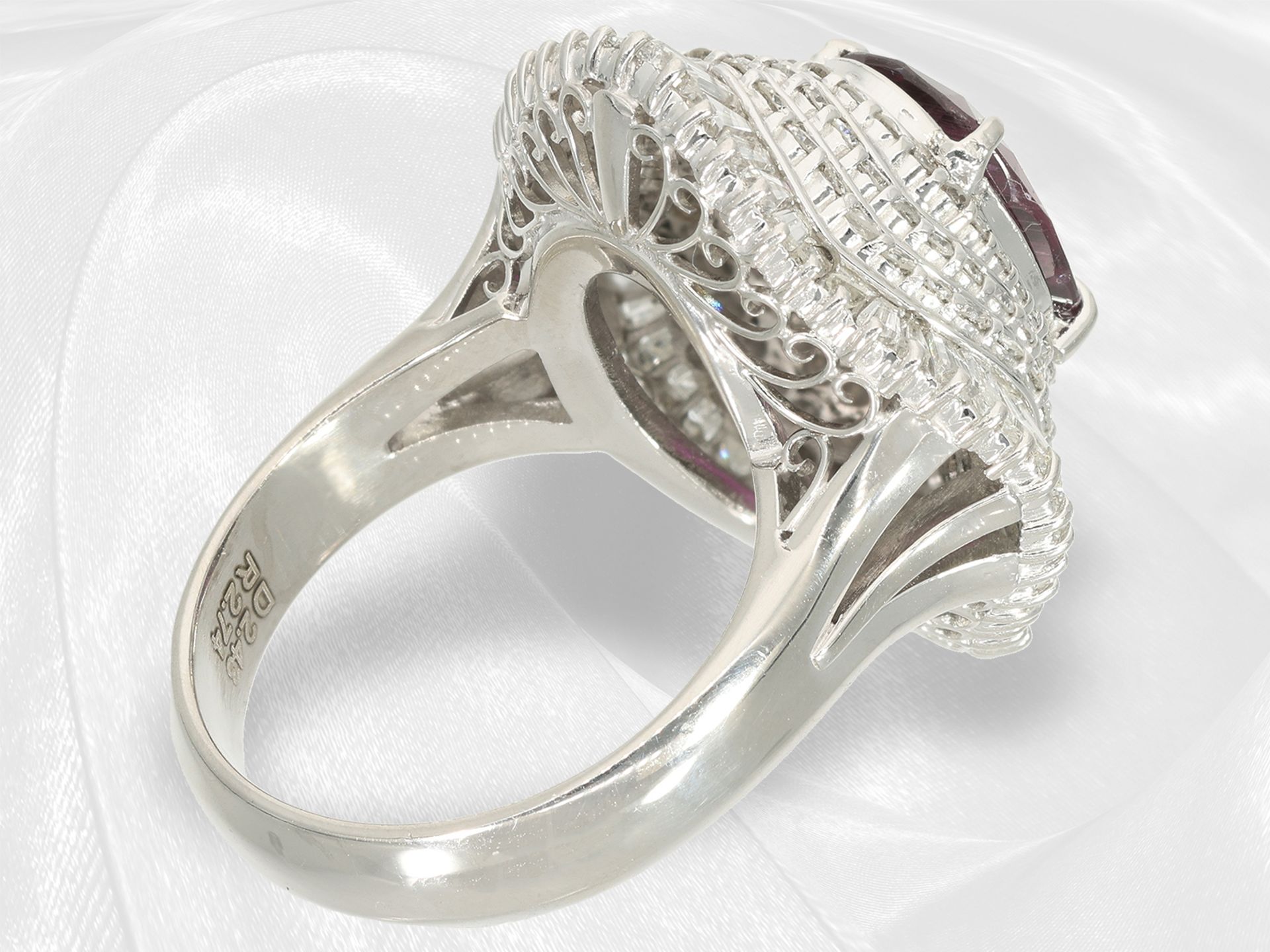 Ring: formerly very expensive, highly refined ruby/diamond ballerina cocktail ring, platinum, approx - Image 7 of 7