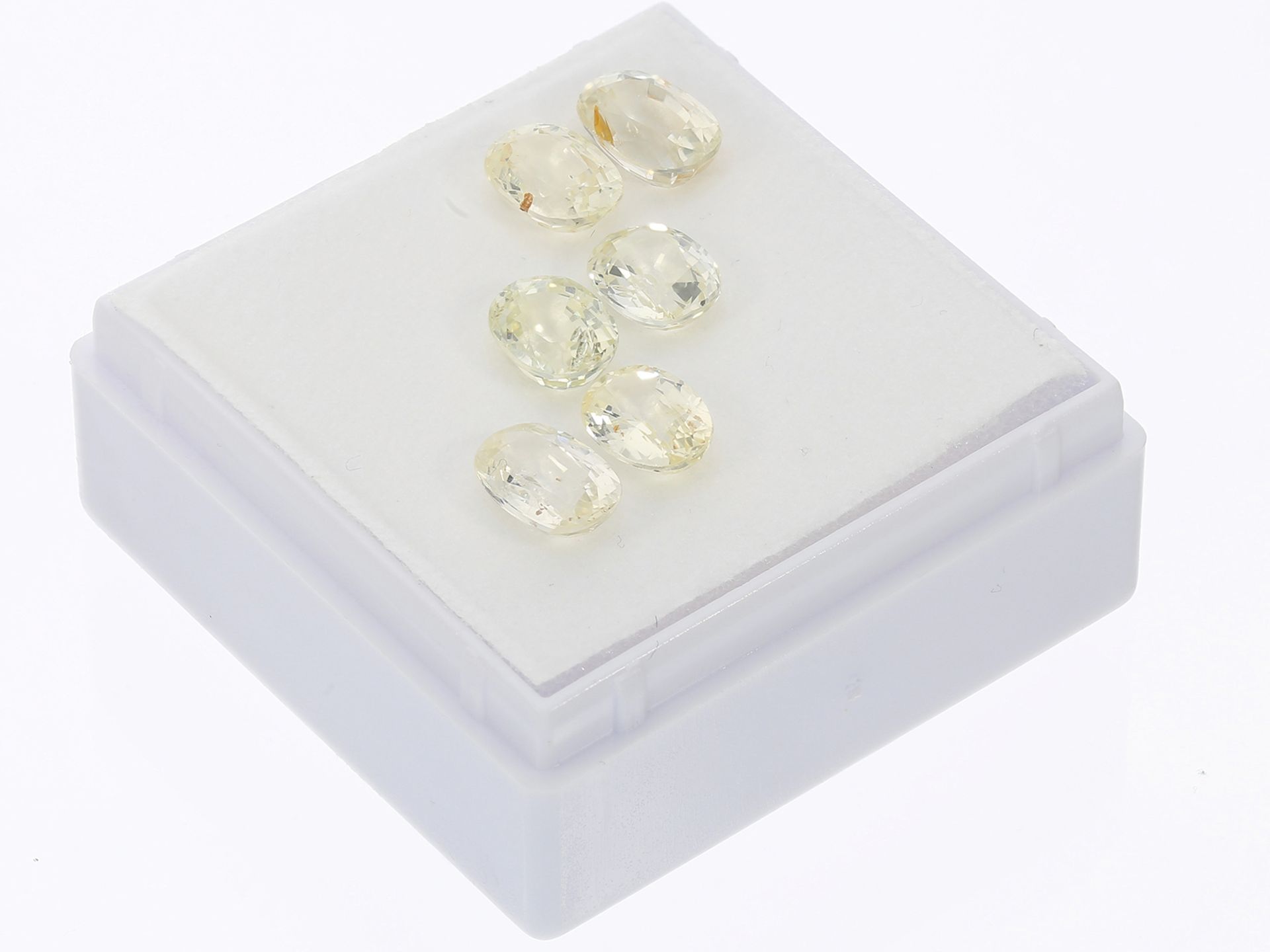 Konvolut aus 6 natürlichen gelblichen Saphiren von zusammen ca. 8ct - Bild 2 aus 2