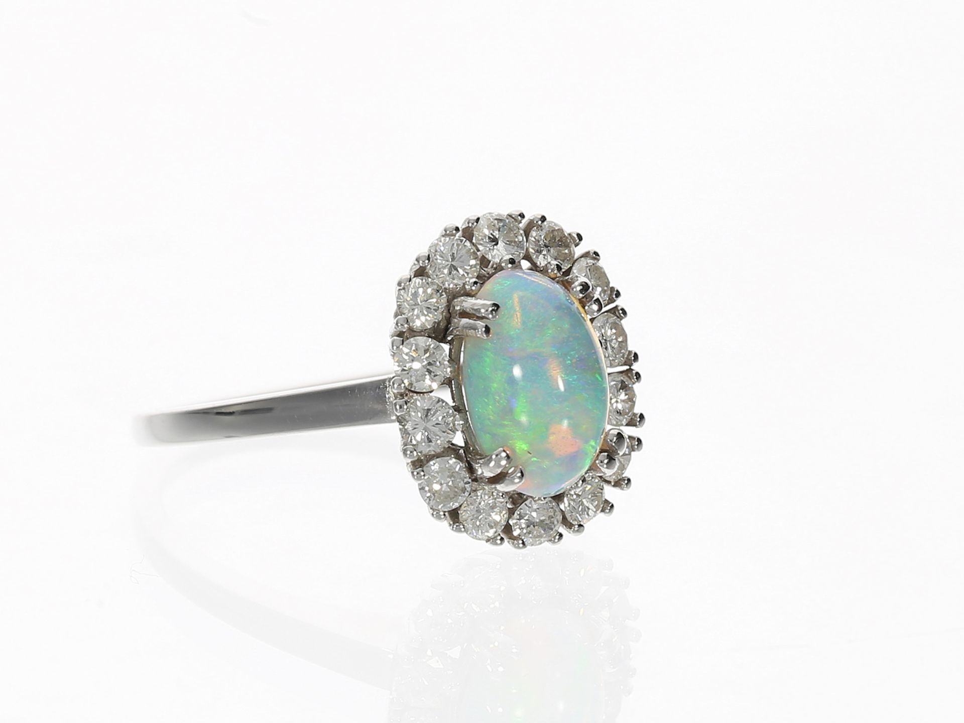 Ring: feiner vintage Blütenring mit Opal- und Brillantbesatz, 18K Weißgold - Image 2 of 2