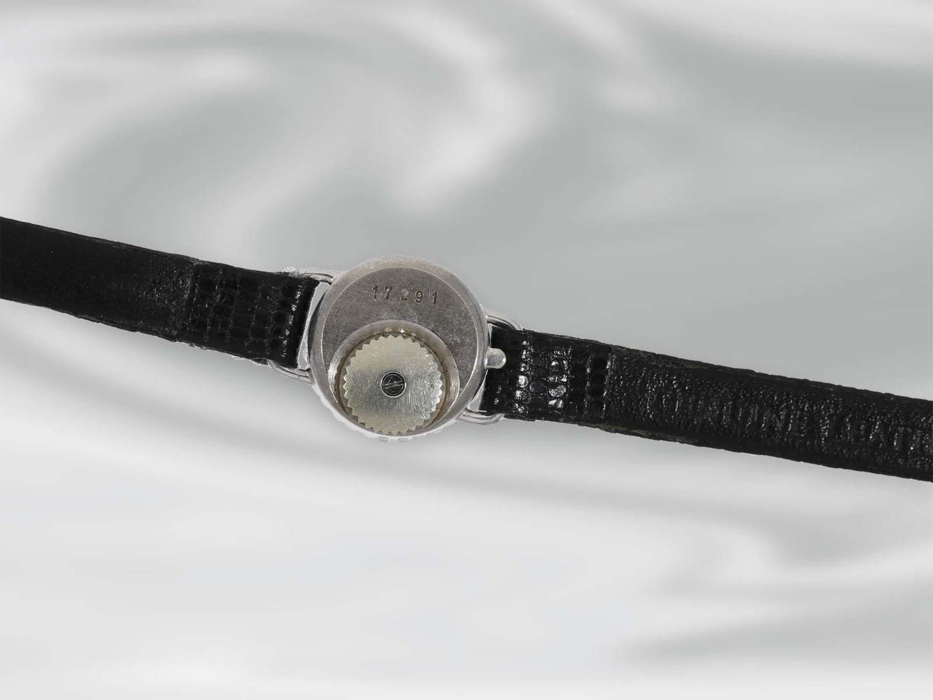 Armbanduhr: feine vintage Damenuhr mit Diamant-Lünette, Marke Blancpain, vermutlich 50er-Jahre - Image 2 of 2