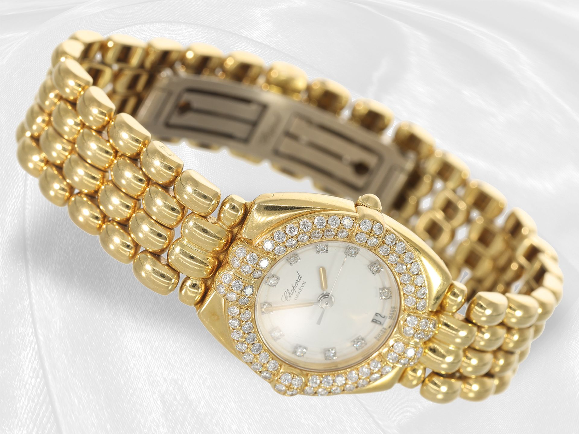 Armbanduhr: äußerst luxuriöse, schwere Damenuhr Chopard "GSTAAD", 18K Gold mit Brillantlünette, Ref. - Image 3 of 5