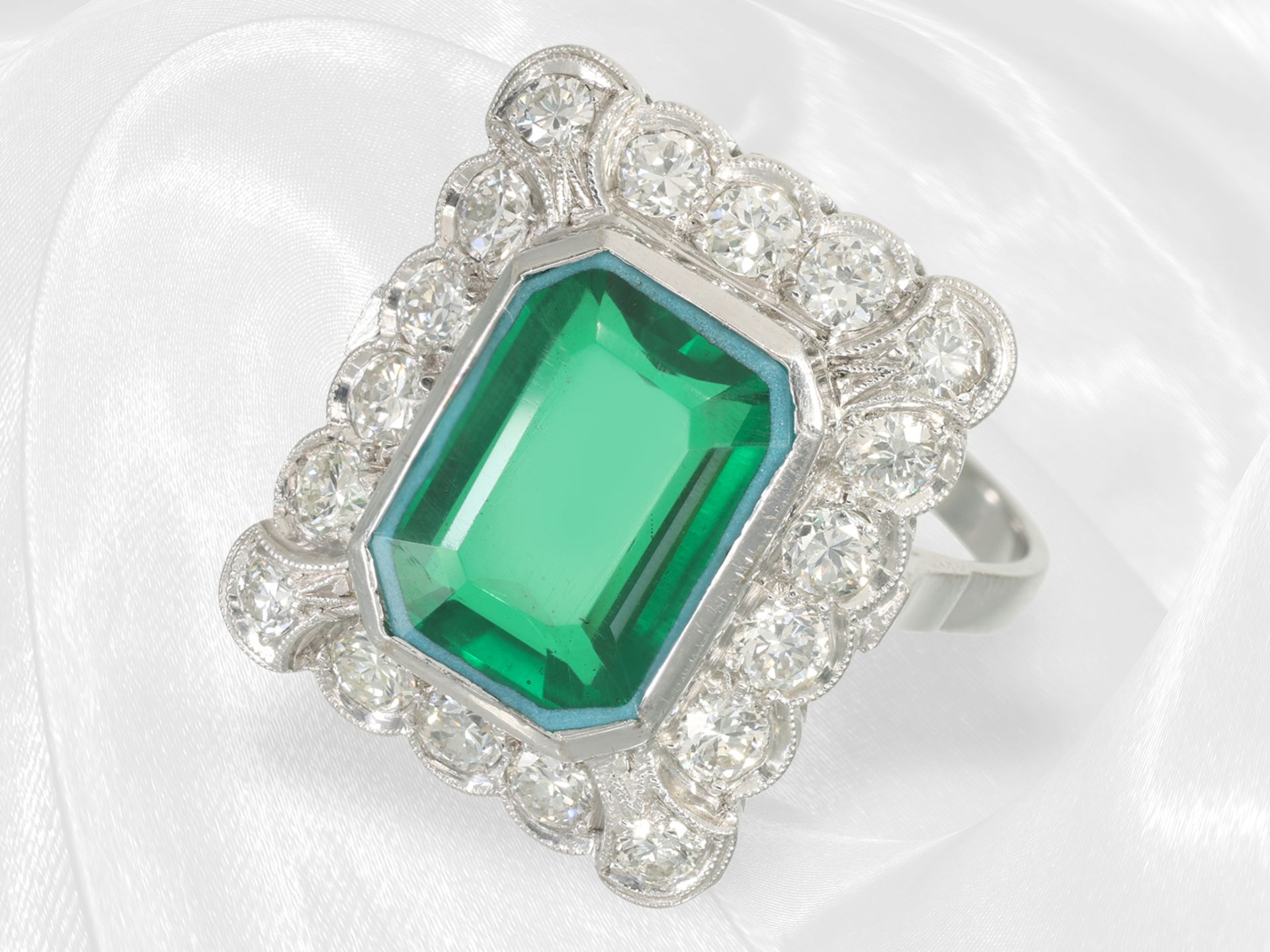 Very decoratively crafted goldsmith's ring with brilliant-cut diamonds and large tourmaline, a total