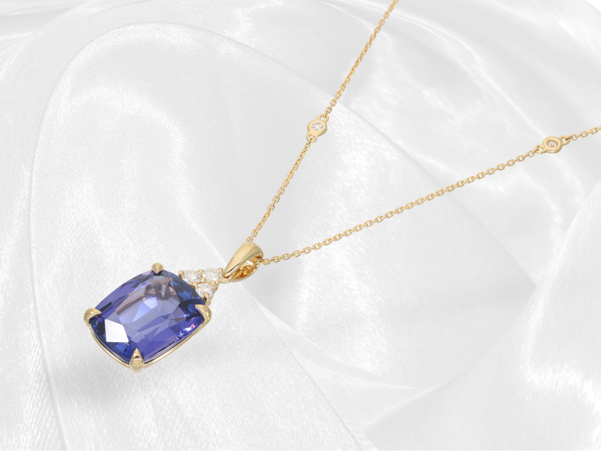 Exclusive, like new tanzanite/brilliant-cut diamond necklace with large tanzanite of 11.15ct in very - Image 9 of 10