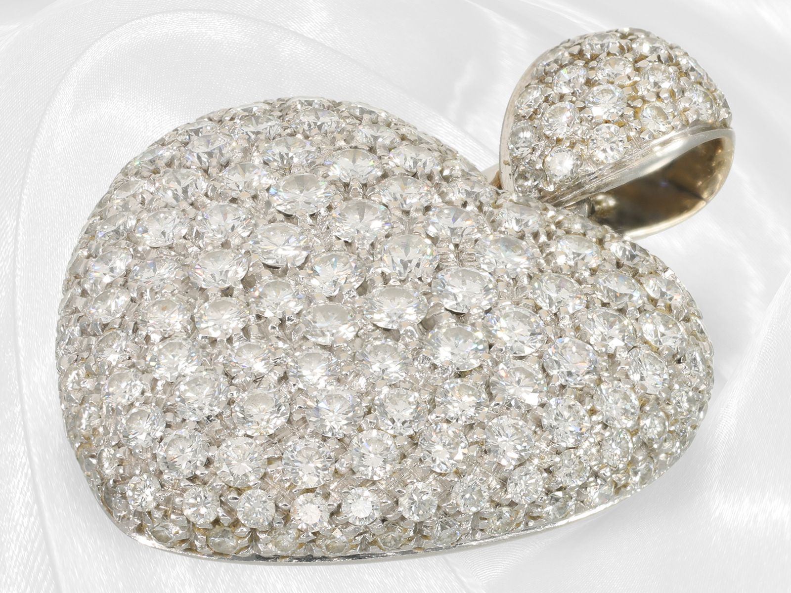 Italian richly set brilliant-cut diamond heart pendant, approx. 4ct brilliant-cut diamonds - Image 6 of 8