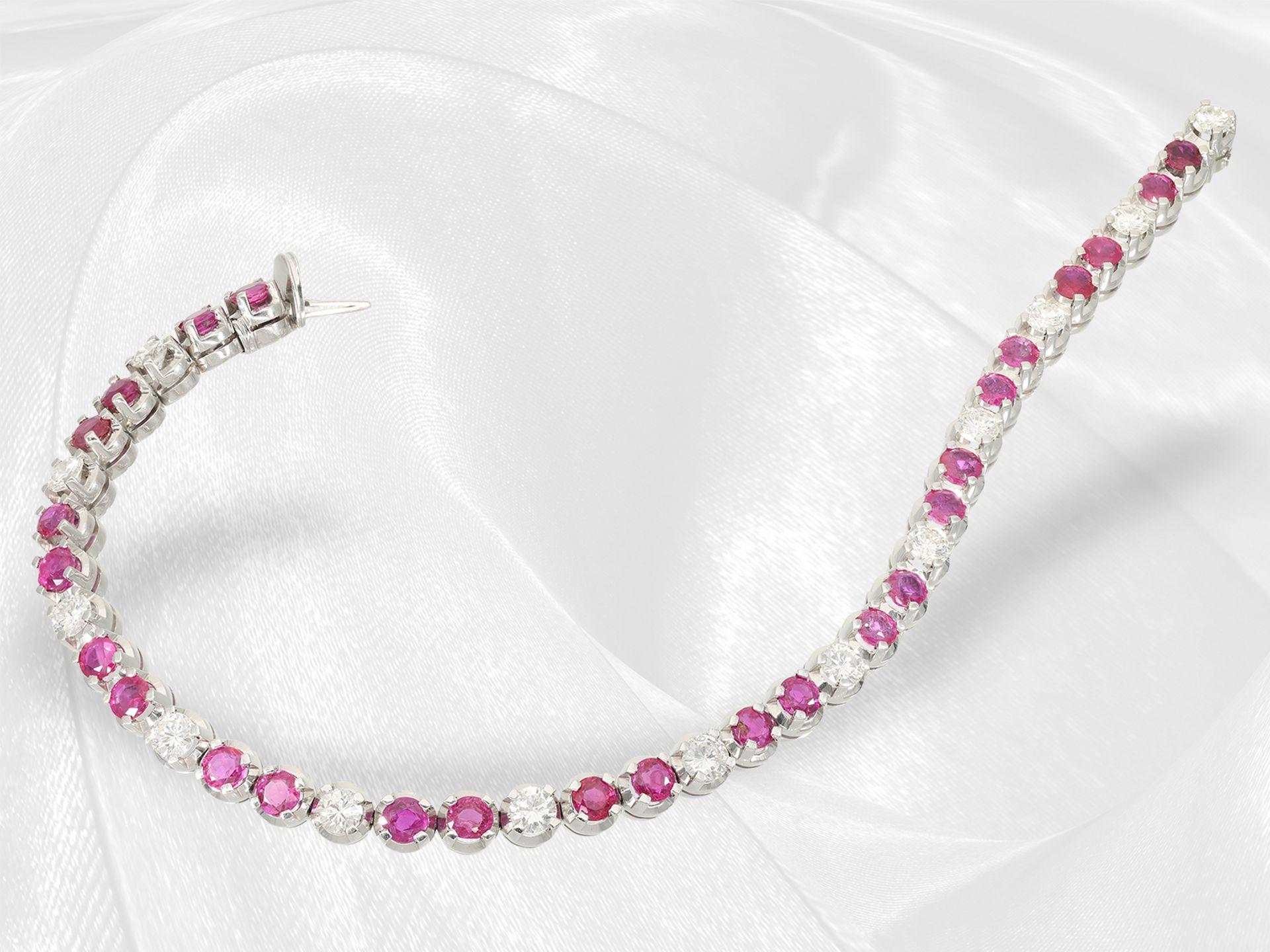 Bracelet: fine tennis bracelet with brilliant-cut diamonds and rubies, approx. 6ct - Image 5 of 6