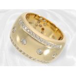 Ring: Breiter und hochwertig gearbeiteter Brillant-Goldschmiedering von Christ