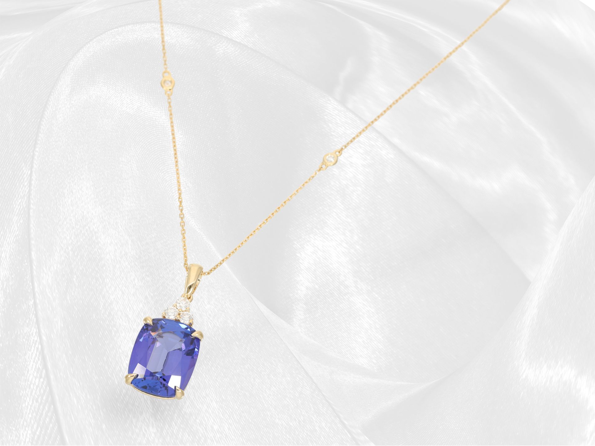 Exclusive, like new tanzanite/brilliant-cut diamond necklace with large tanzanite of 11.15ct in very - Image 4 of 10