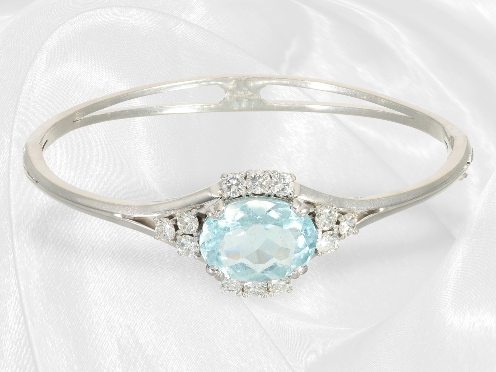 High-quality, very beautiful vintage aquamarine/brilliant-cut diamond goldsmith's bangle, approx. 7c - Image 4 of 8