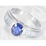 Ring: feiner Platinring mit intensiv blauem Saphir und 0,83ct Diamanten, neuwertig