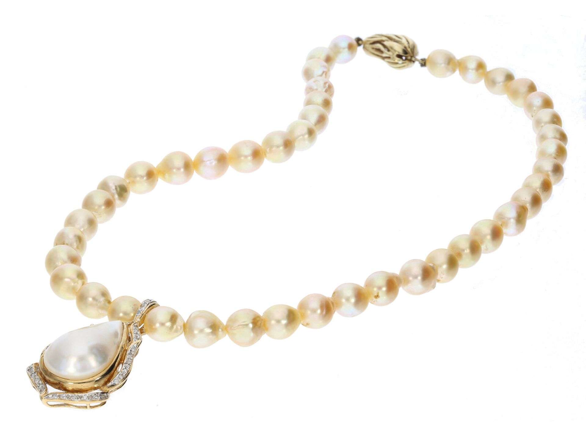 Vintage Perlenkette mit Goldschließe und Einhänger mit Diamant/Mabe-Perle, 14K Gold - Image 2 of 3