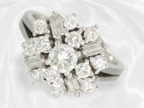 Ring: Attraktiver weißgoldener vintage Brillant/Diamant-Blütenring, ca. 2ct feine Brillanten/Diamant